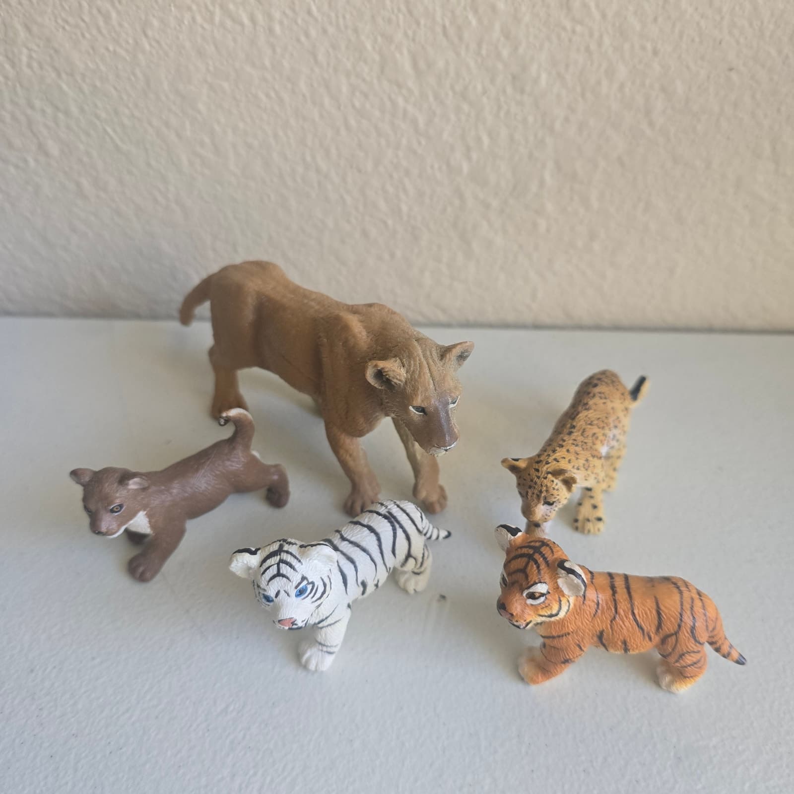 Safari Ltd. Lion, Lion Cub, Bengal Tiber Cubs, Cheetah Cub Bundle 2006 2007 2008 - Image 1