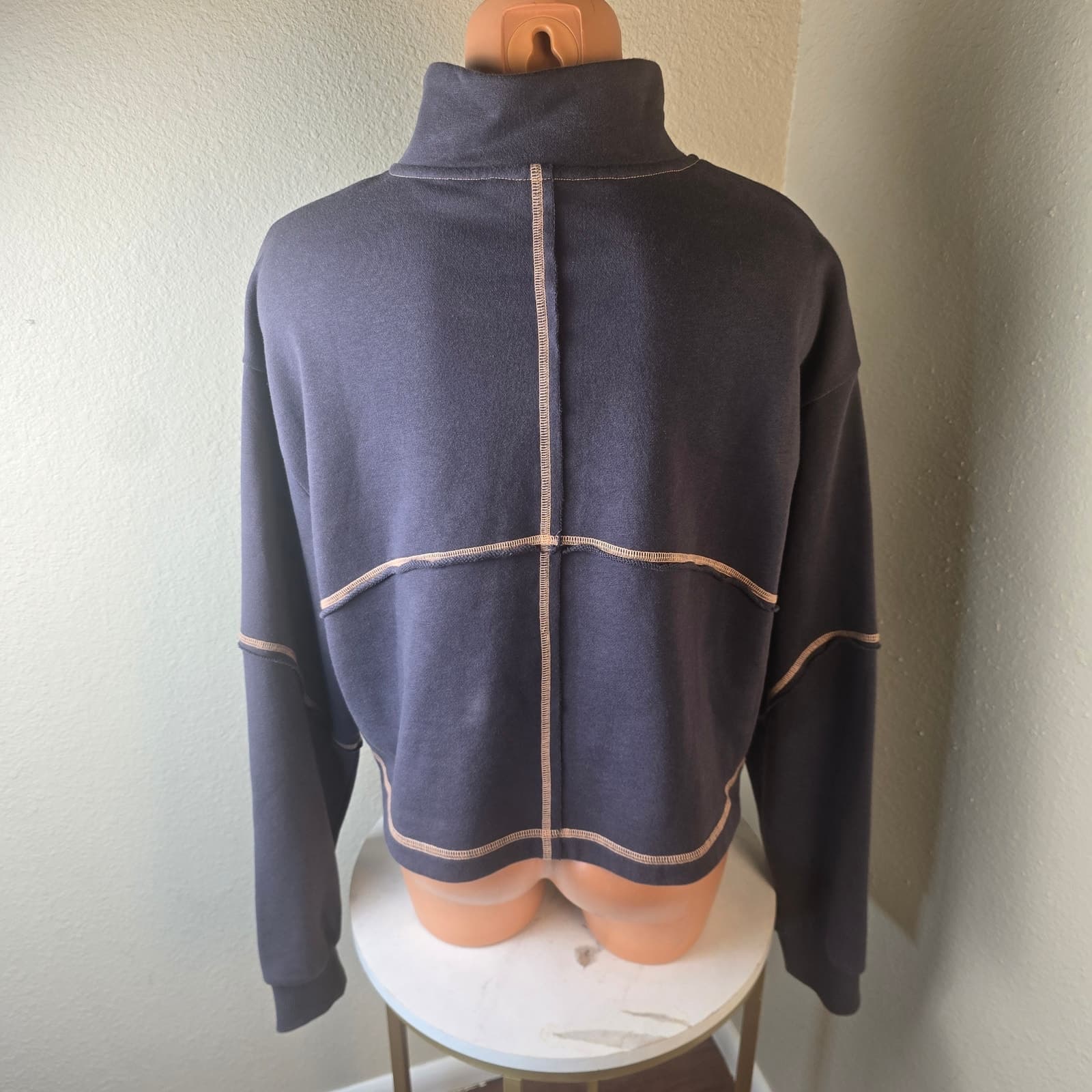 Sweaty Betty Revive Cropped Sweatshirt 1/2 Zip - Gray/Orange - Large - Thumbnail 3