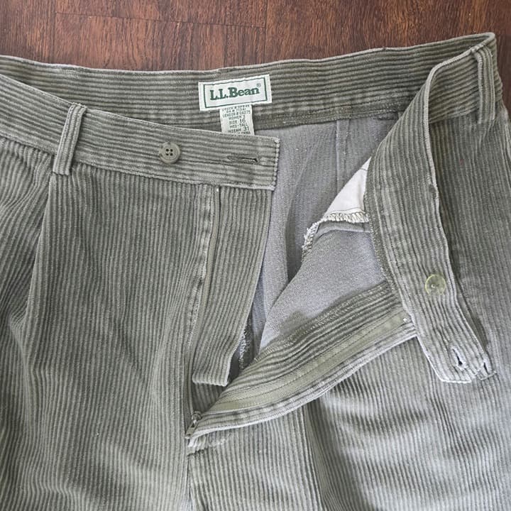 L.L. Bean Vintage 1990's Pleated Front Corduroy Pants - Olive Green - Size 16 - Thumbnail 4