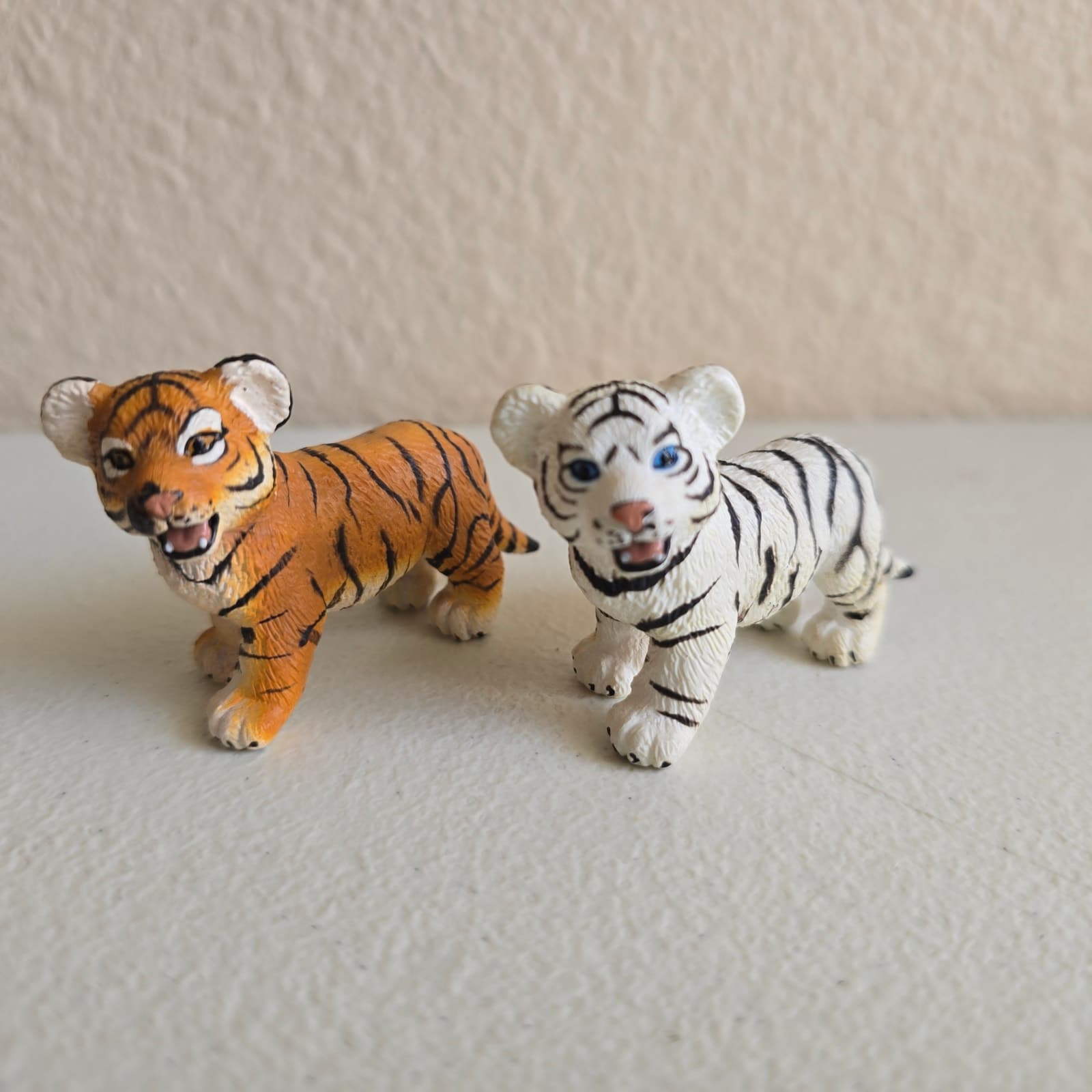 Safari Ltd. Lion, Lion Cub, Bengal Tiber Cubs, Cheetah Cub Bundle 2006 2007 2008 - Thumbnail 6