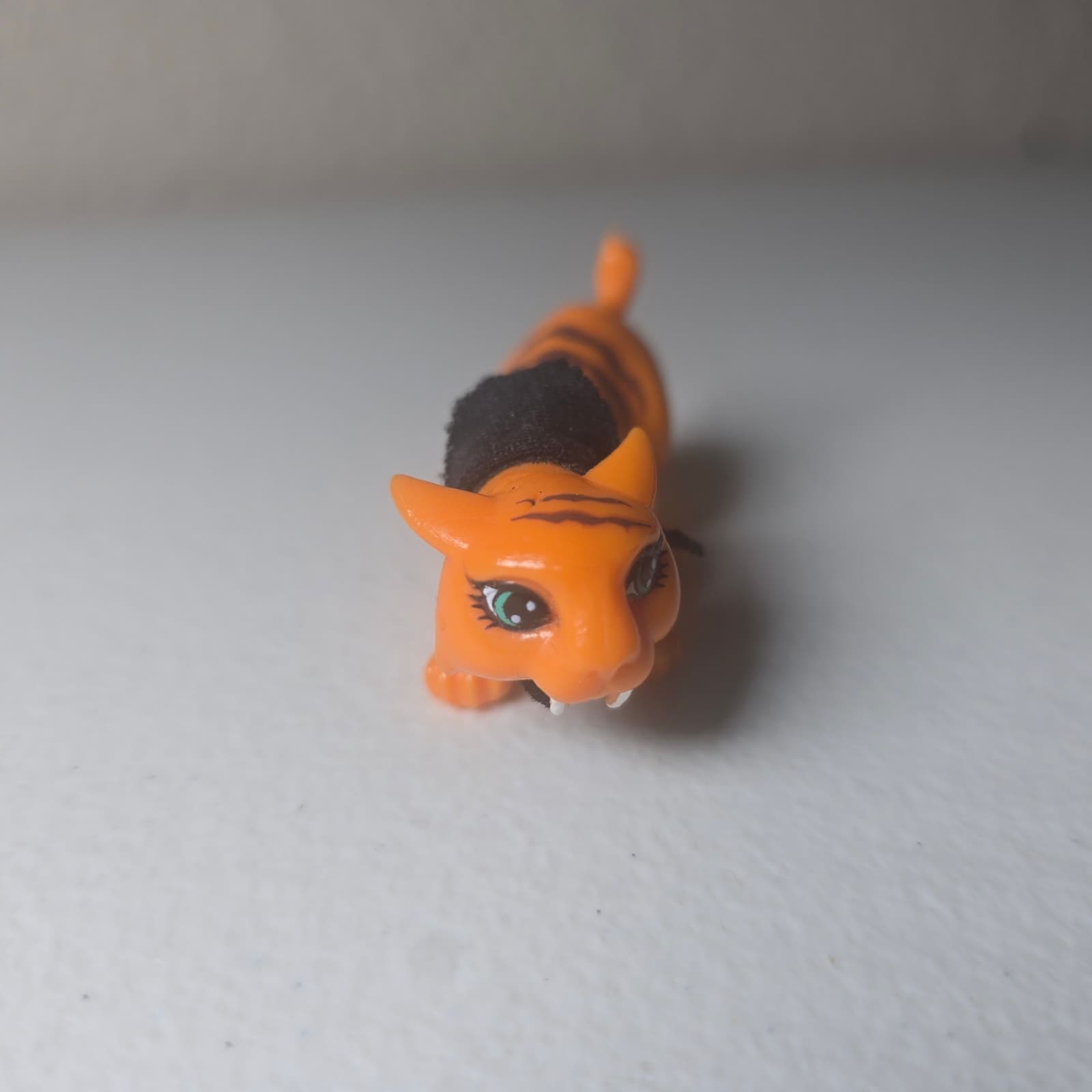 Monster High Toralei Stripe Pet Sabertooth Tiger Sweet Fangs - Thumbnail 2