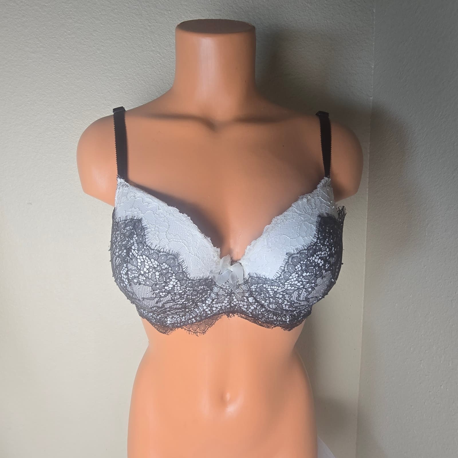 Victoria's Secret Dream Angels Lined Demi White with Black Lace Bra - 36D - Image 1