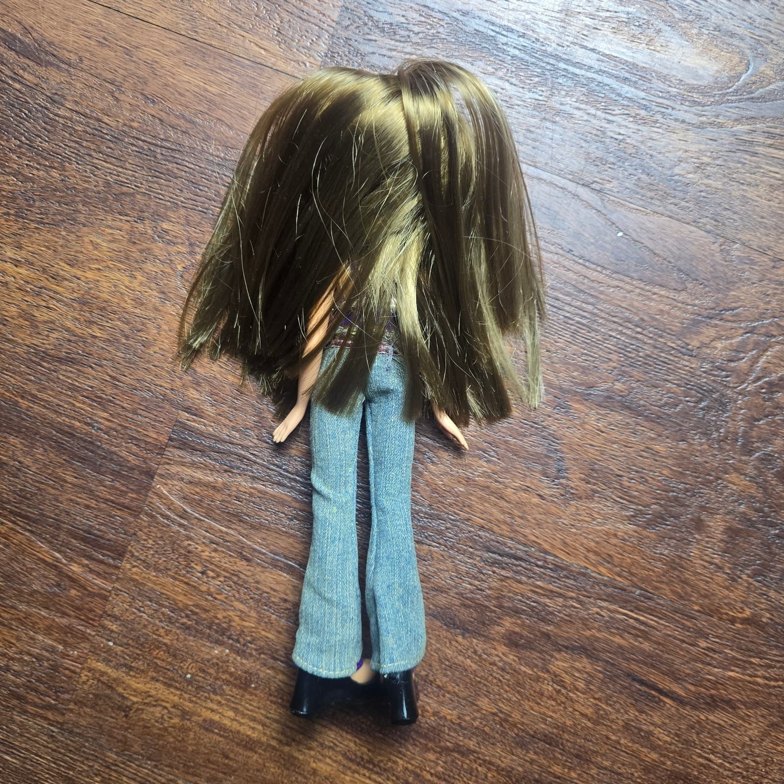 Bratz Funk Out Fianna Reproduction Doll with Outfit Shoes Earrings - Thumbnail 3