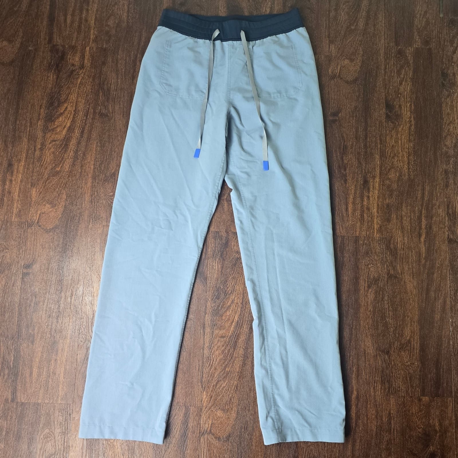 FIGS Women's Reversible Scrub Pants - Desert Sage / Bone - Medium - Thumbnail 5