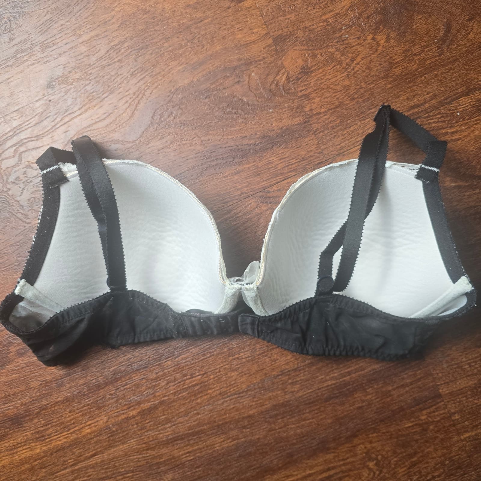 Victoria's Secret Dream Angels Lined Demi White with Black Lace Bra - 36D - Thumbnail 5