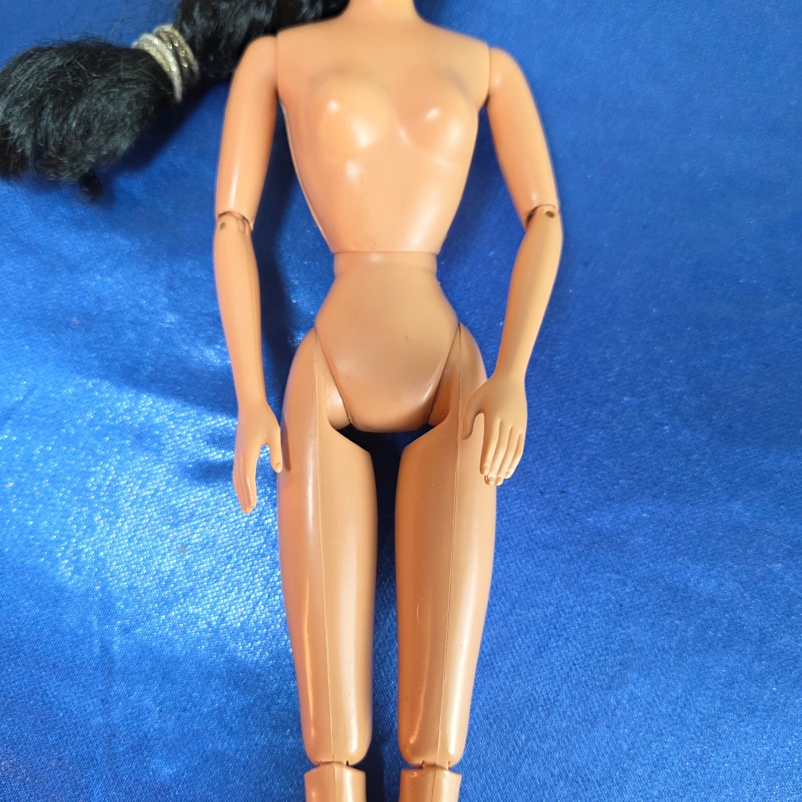 Barbie Custom OOAK Kira Head on Made to Move Body MTM - Thumbnail 4