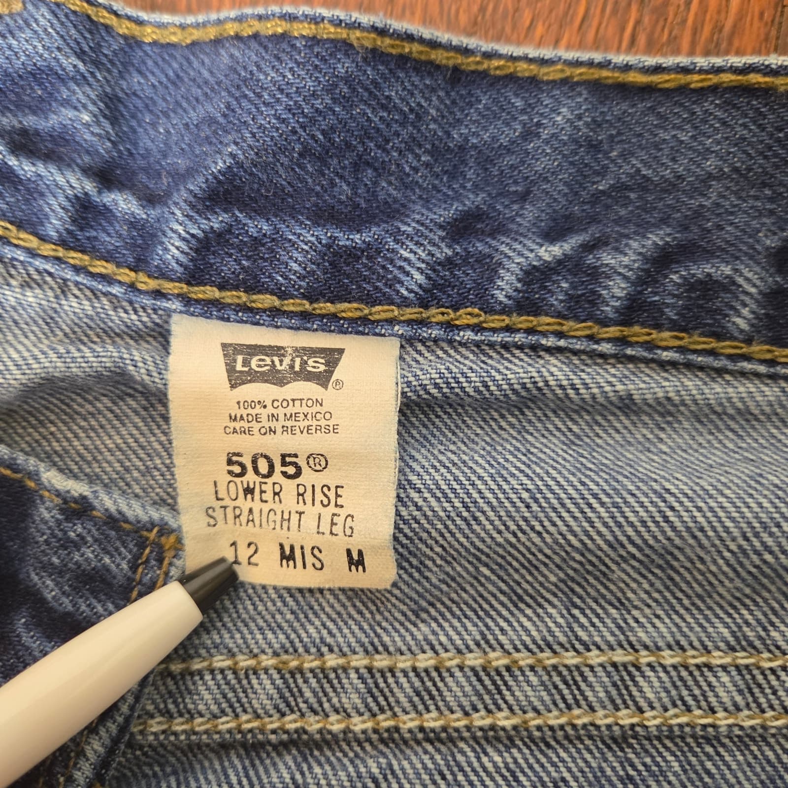 Vintage 2002 Levi's 505 Lower Rise Straight Leg Jeans - Medium Wash - Size 12 - Thumbnail 6