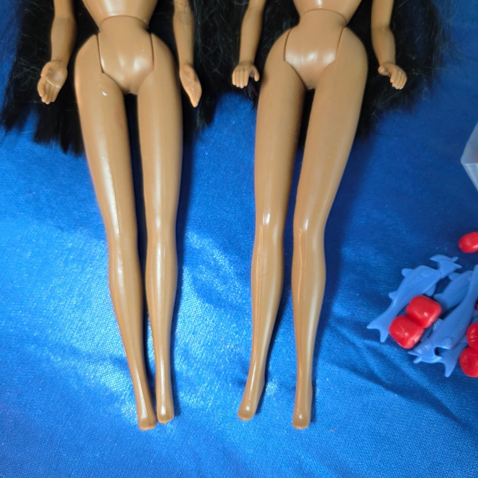 Vintage 1995 Disney Pocahontas & Nakoma Dolls + Disney Powhatan Village Pieces - Thumbnail 3