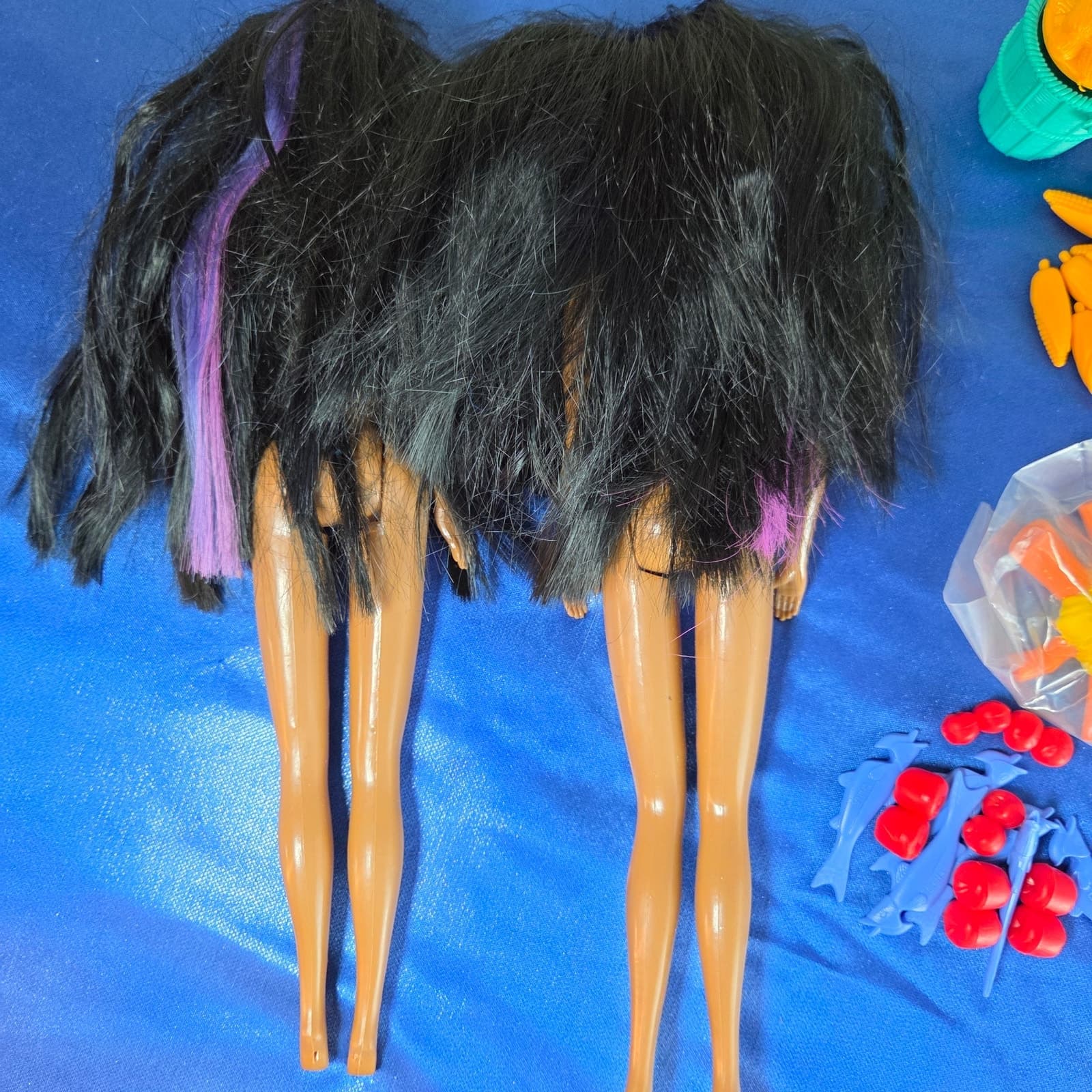 Vintage 1995 Disney Pocahontas & Nakoma Dolls + Disney Powhatan Village Pieces - Thumbnail 4