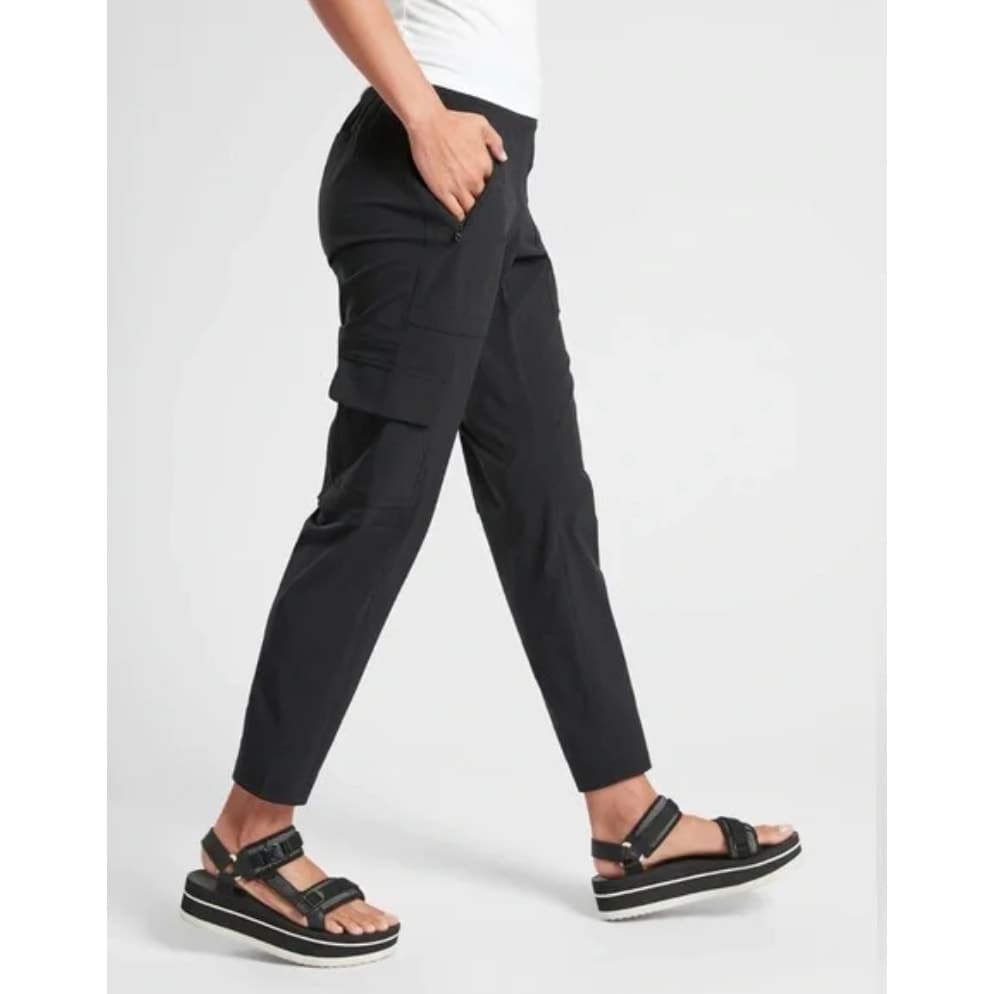 Athleta Chelsea Cargo Pants - Size 10 - Black - 594971 - Thumbnail 4