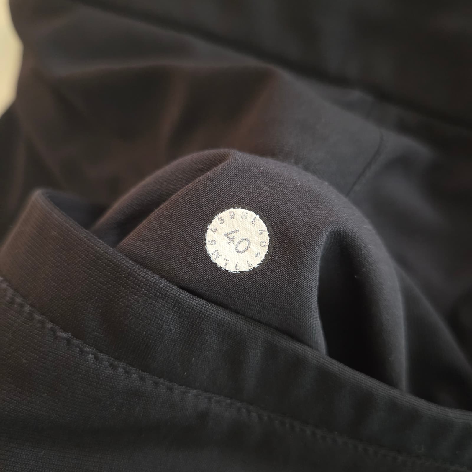 Lululemon Commission Pant Slim Fit Warpstreme 34" Inseam - Melanite - 40 x 34 - Thumbnail 8