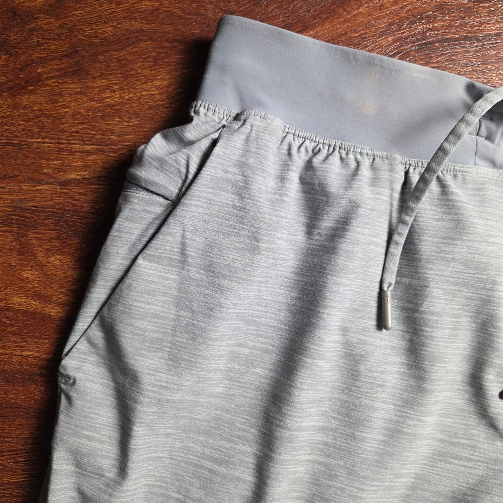 Lululemon T.H.E. Short *Linerless 9" Heather Allover Sea Salt Light Cast - Large - Thumbnail 6
