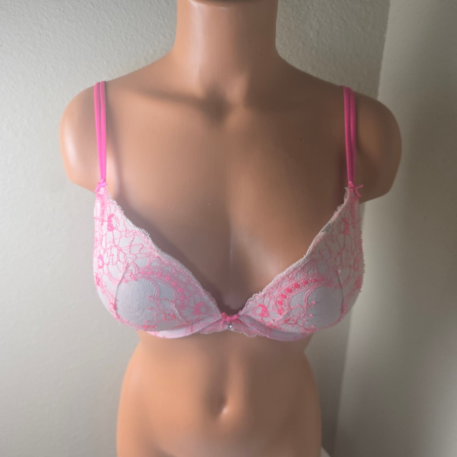 Victoria's Secret Nude & Hot Pink Lace Push Up Bra - 34D - Thumbnail 5