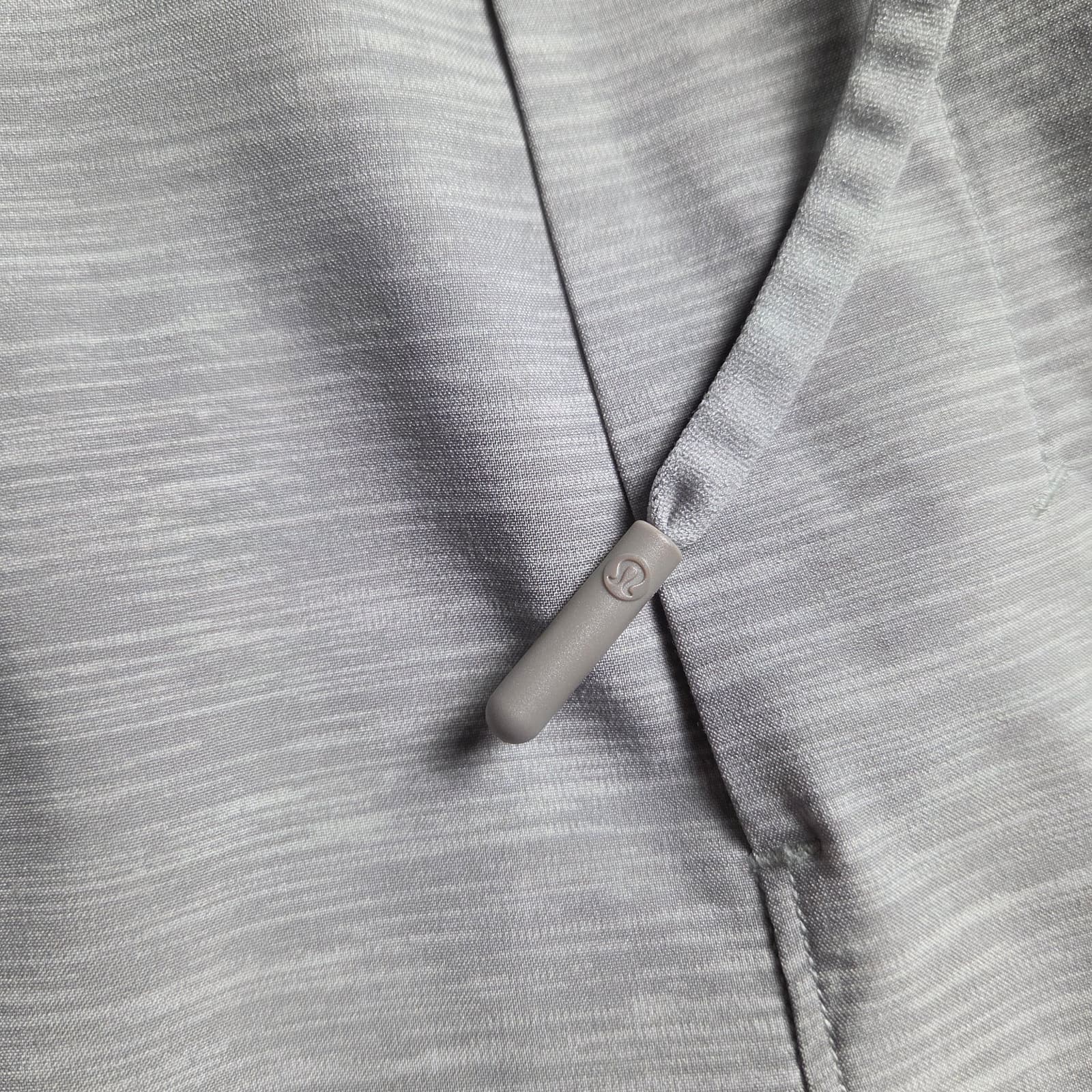 Lululemon T.H.E. Short *Linerless 9" Heather Allover Sea Salt Light Cast - Large - Thumbnail 7