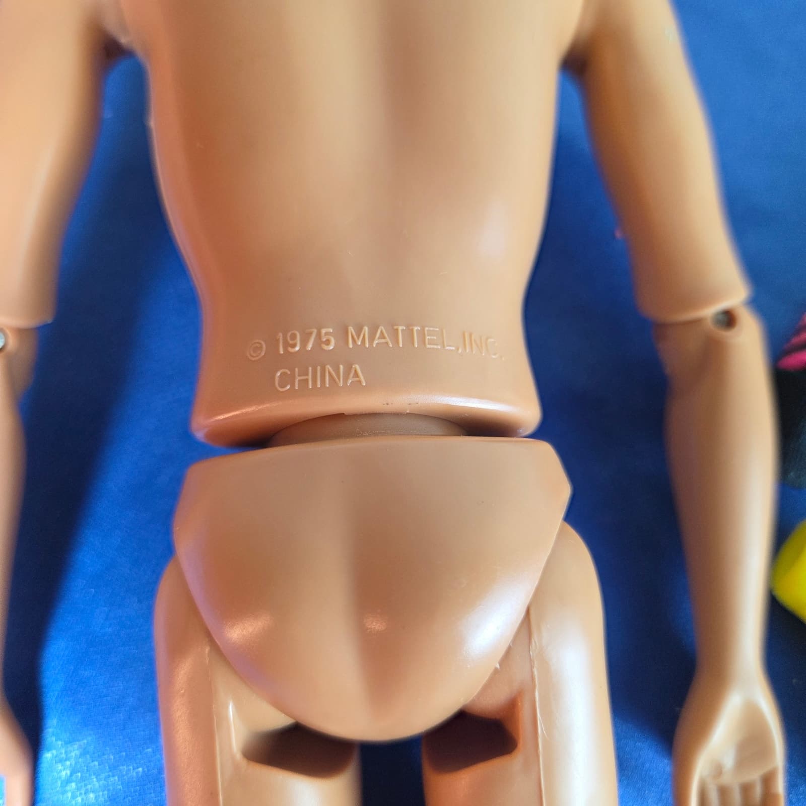 Vintage Barbie 1994 Mattel Hot Skatin' Ken Doll Made to Move Body Outfit Skates - Thumbnail 9