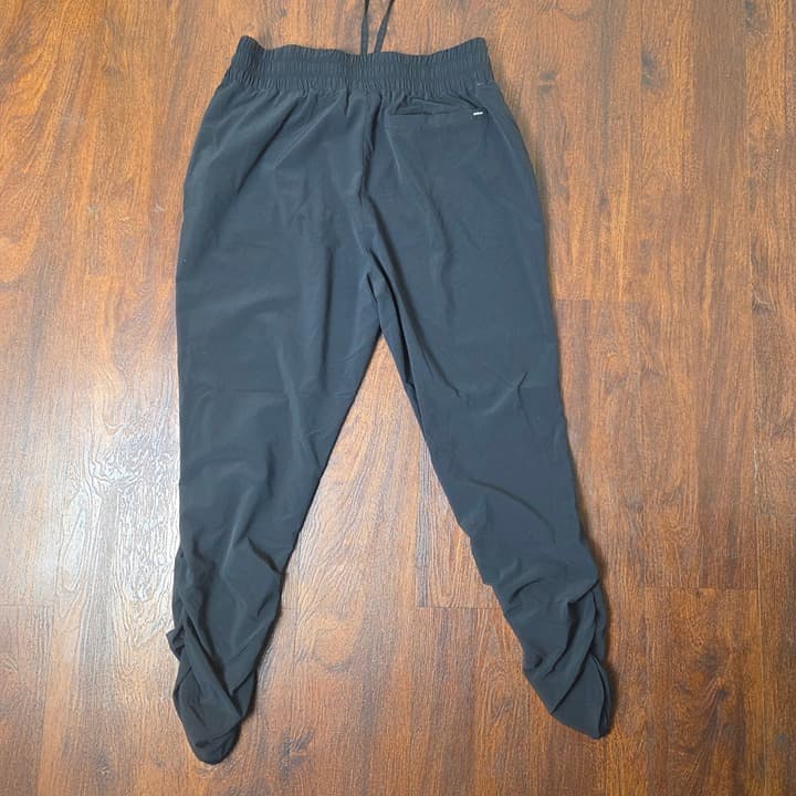 Prana Midtown Capri Ruched Jogger - Black - Medium - Thumbnail 5