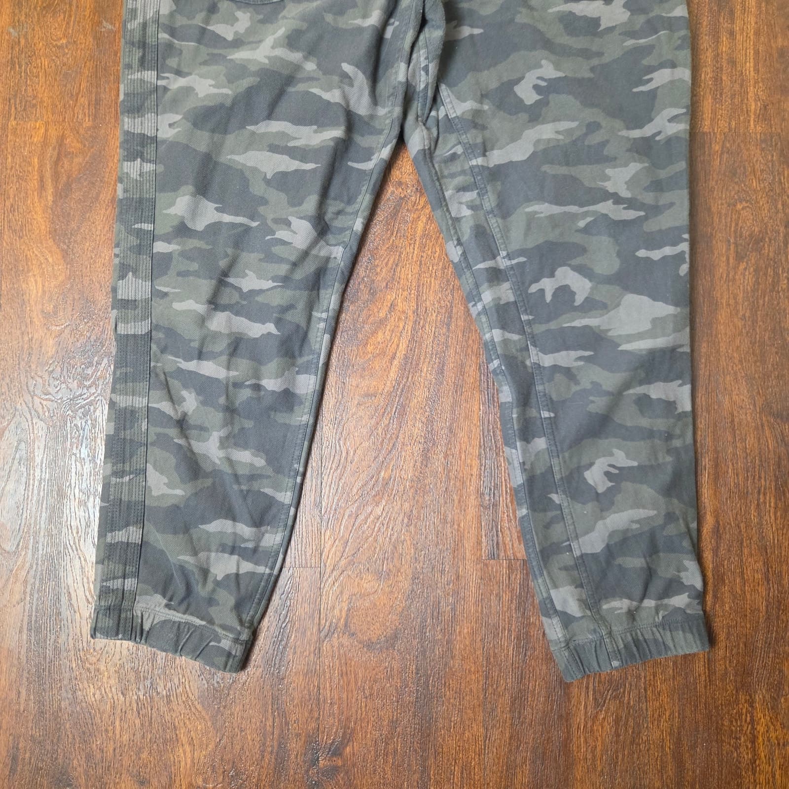 Athleta Farallon Jogger - Camo - Size 16 - Thumbnail 7