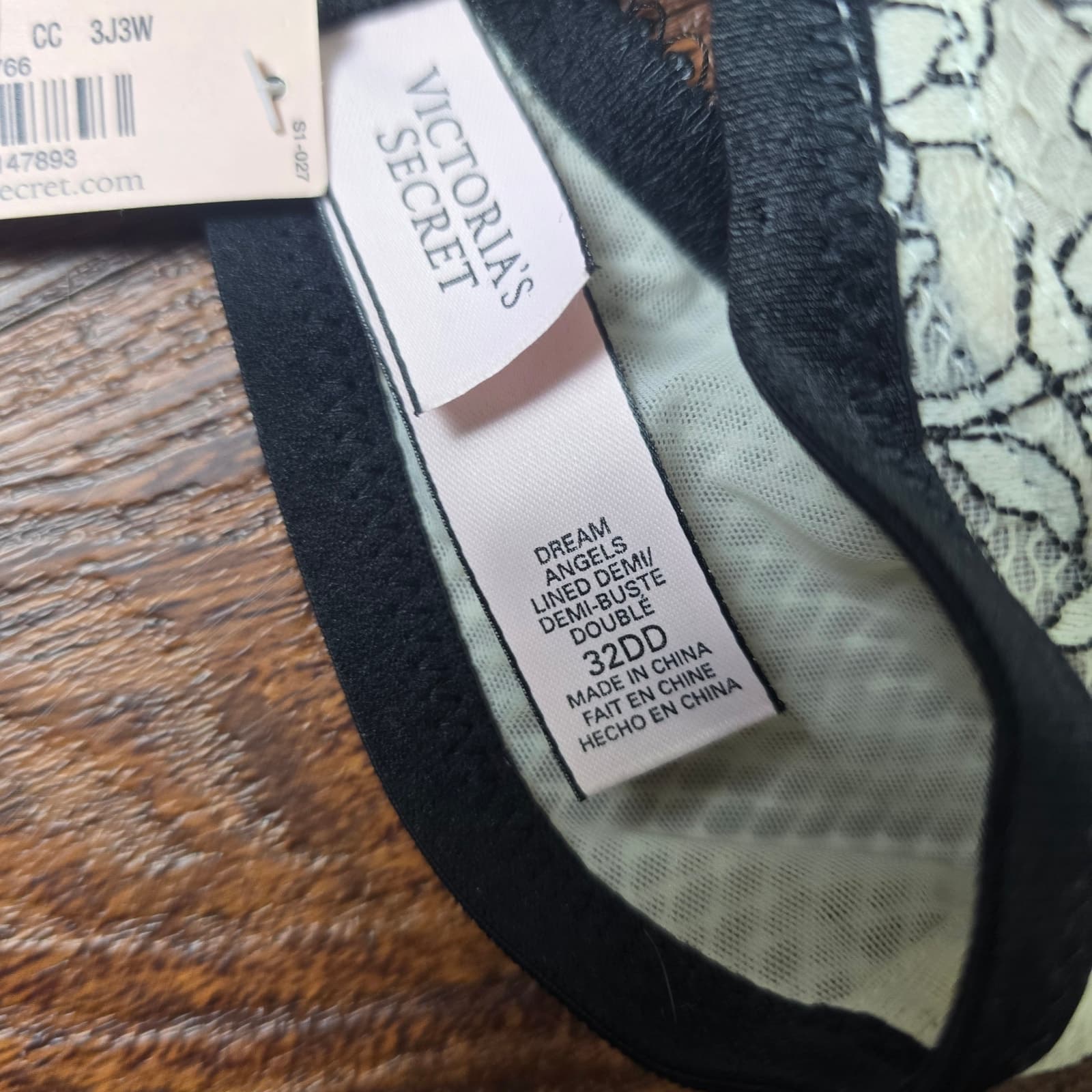 Victoria's Secret Dream Angels Lined Demi White Black Floral Lace Bra 32DD NWT - Thumbnail 8