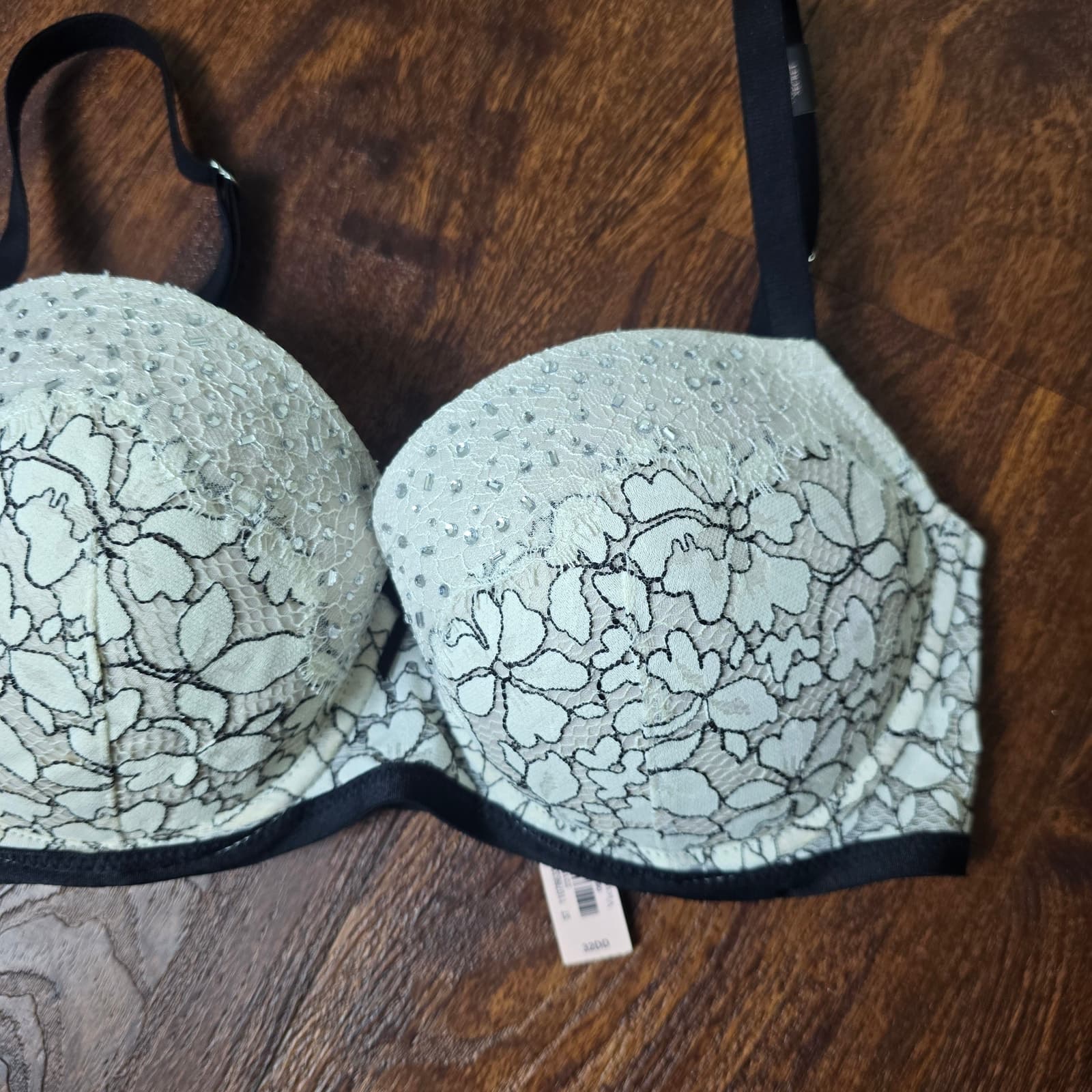 Victoria's Secret Dream Angels Lined Demi White Black Floral Lace Bra 32DD NWT - Thumbnail 4