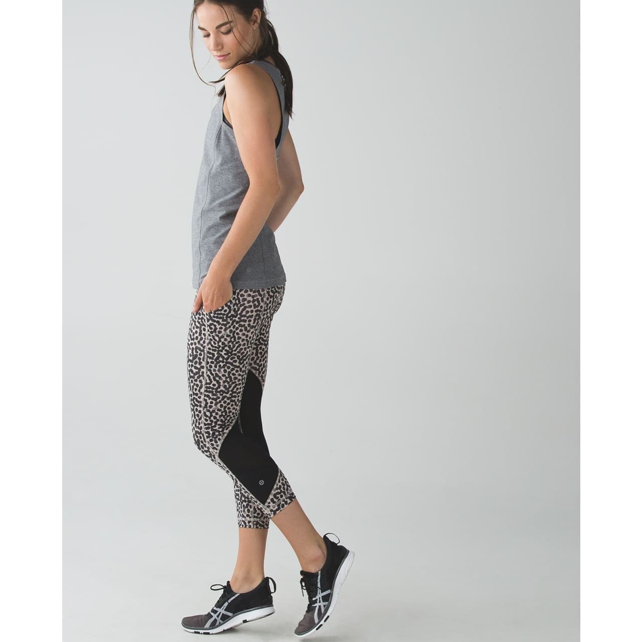 Lululemon Pace Rival Crop *Full-On Luxtreme Ace Spot Grain Black / Black Size 4 - Thumbnail 2