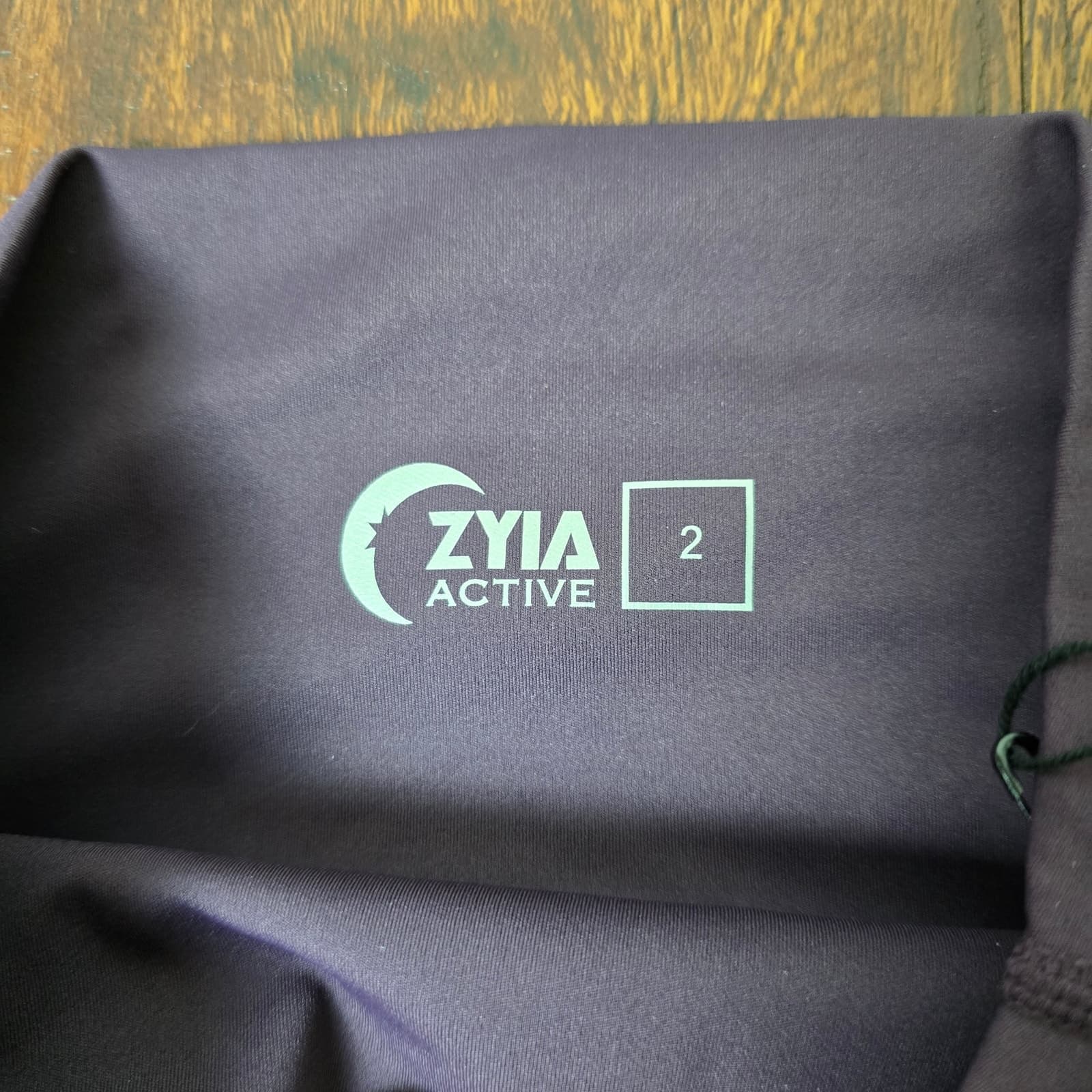 ZYIA ACTIVE Wine Brilliant Pocket Hi-Rise Capri Leggings 20” NWT Size 2 - Thumbnail 8