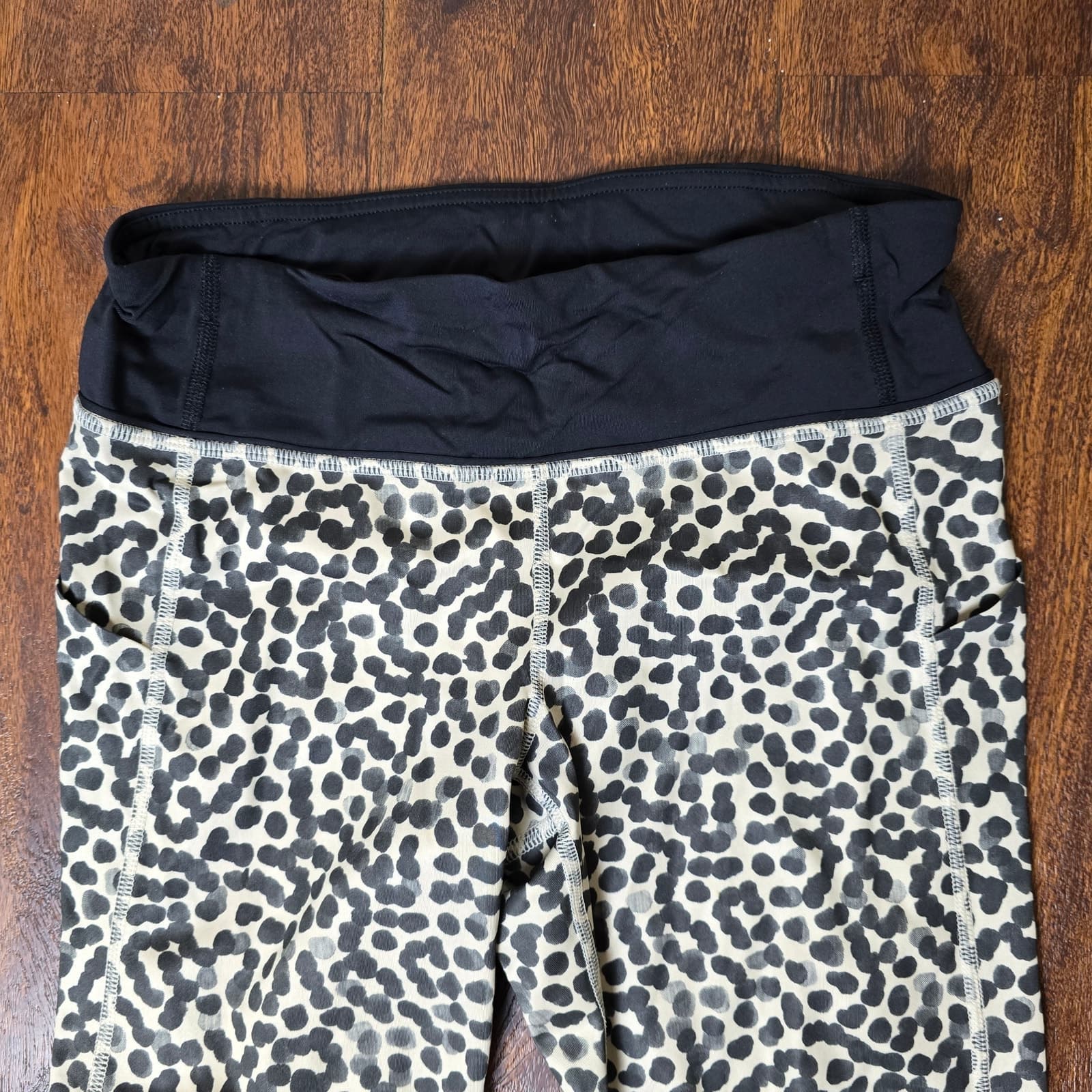 Lululemon Pace Rival Crop *Full-On Luxtreme Ace Spot Grain Black / Black Size 4 - Thumbnail 6