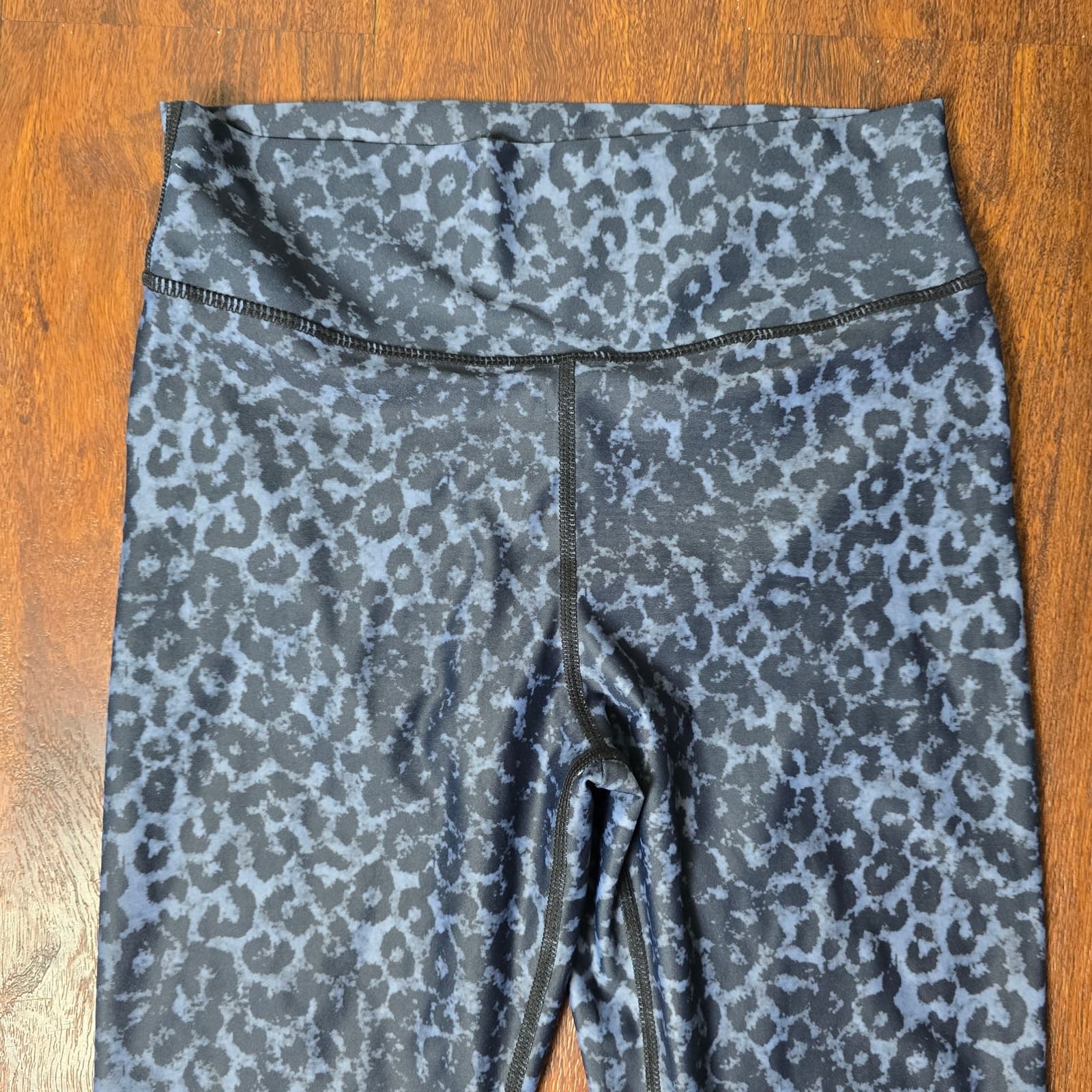 Zyia Active Light N Tight Leggings Scrunchy 7/8 High Rise Stone Leopard Blue - Thumbnail 3