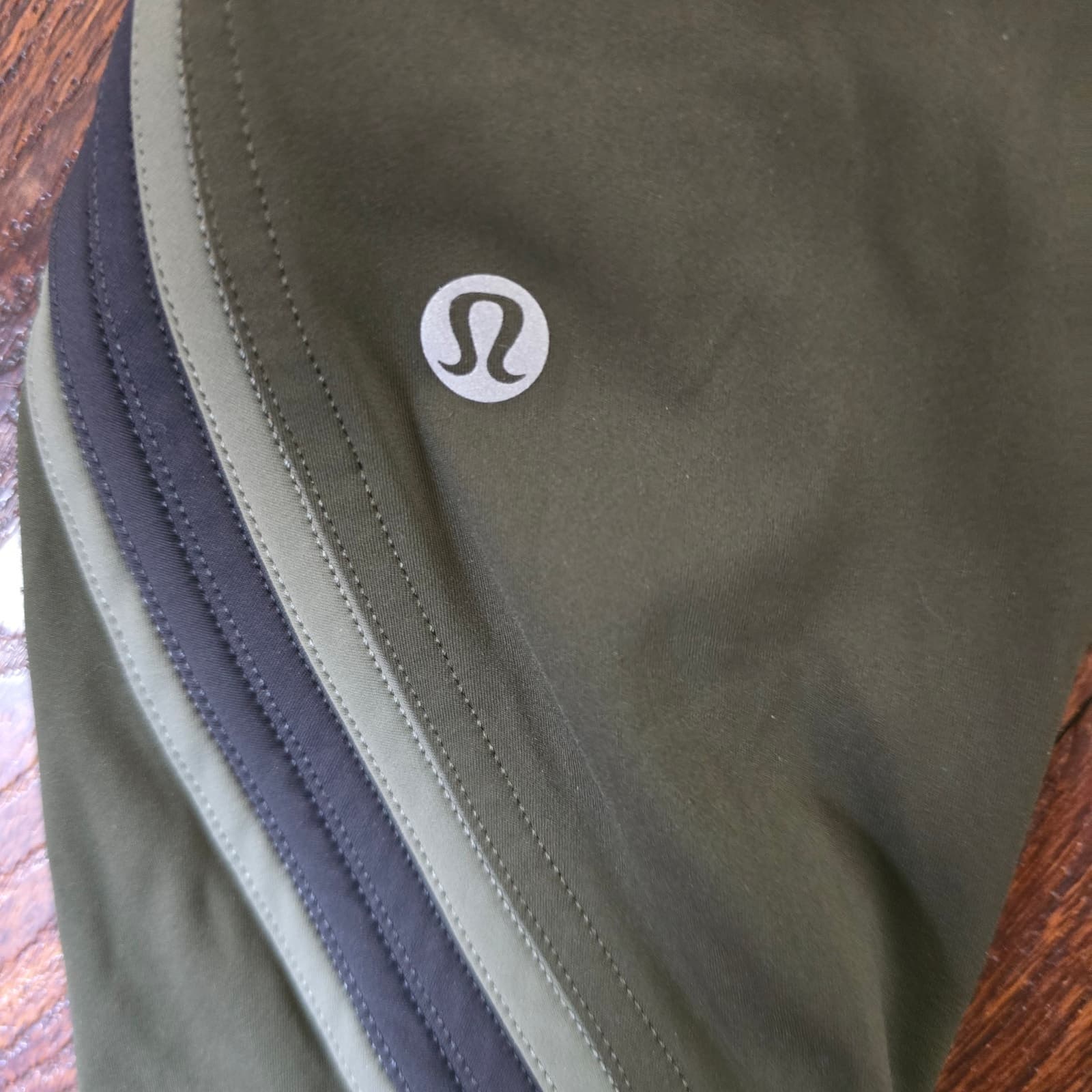 Lululemon Run Crew Tight *28" Dark Olive / Obsidian / Grey Sage, Size 6 - Thumbnail 8