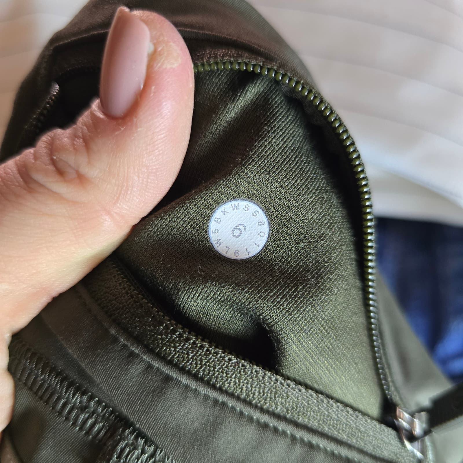 Lululemon Run Crew Tight *28" Dark Olive / Obsidian / Grey Sage, Size 6 - Thumbnail 12