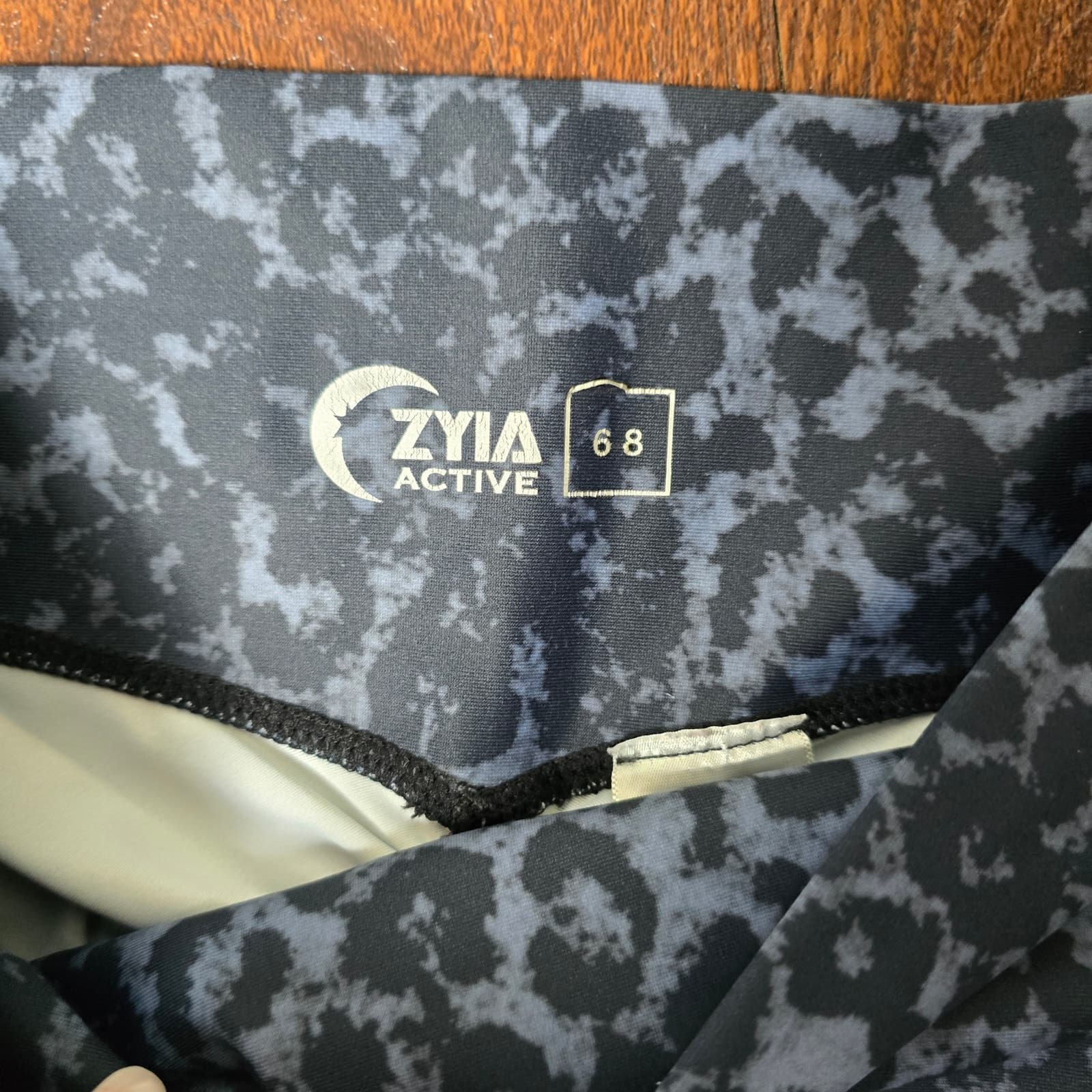 Zyia Active Light N Tight Leggings Scrunchy 7/8 High Rise Stone Leopard Blue - Thumbnail 7