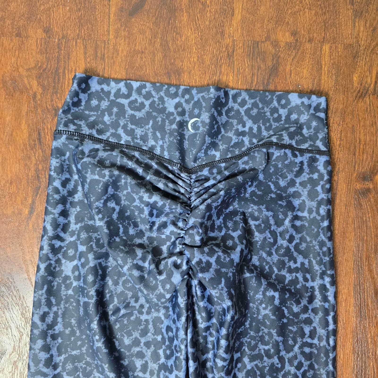 Zyia Active Light N Tight Leggings Scrunchy 7/8 High Rise Stone Leopard Blue - Thumbnail 5