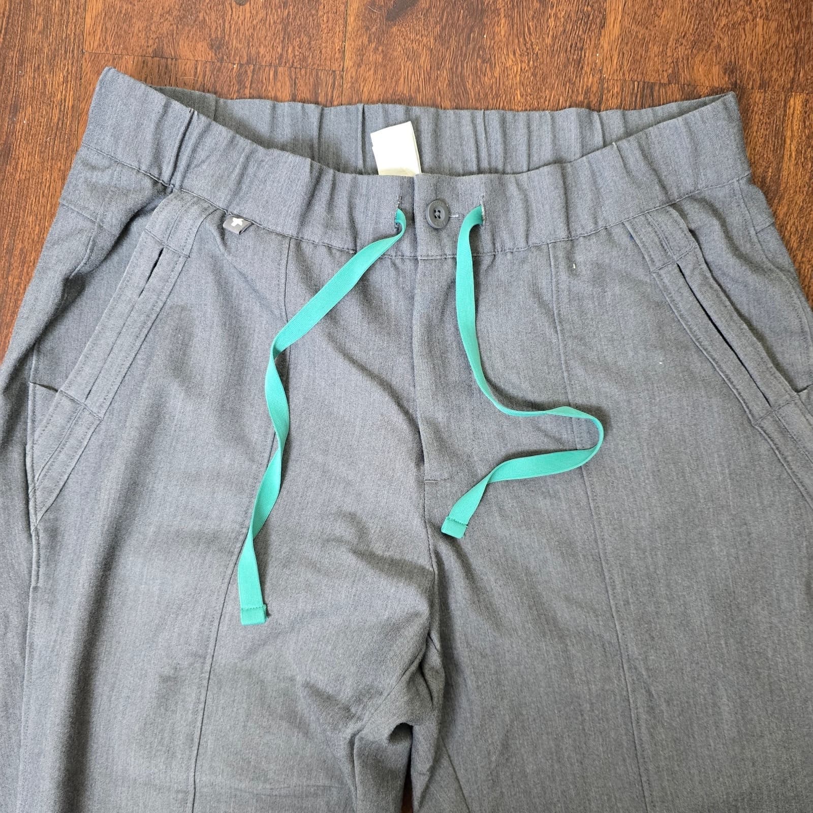 FIGS NLA Cobija Scrub Pants in Graphite Size Small - Thumbnail 2