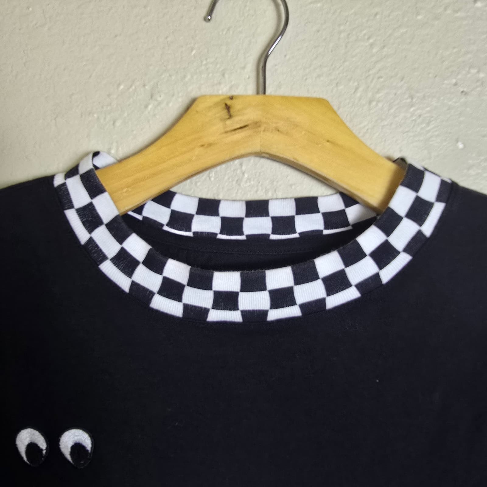 GUESS x J. BALVIN Checkered Collar Logo Tee, Small - Thumbnail 4