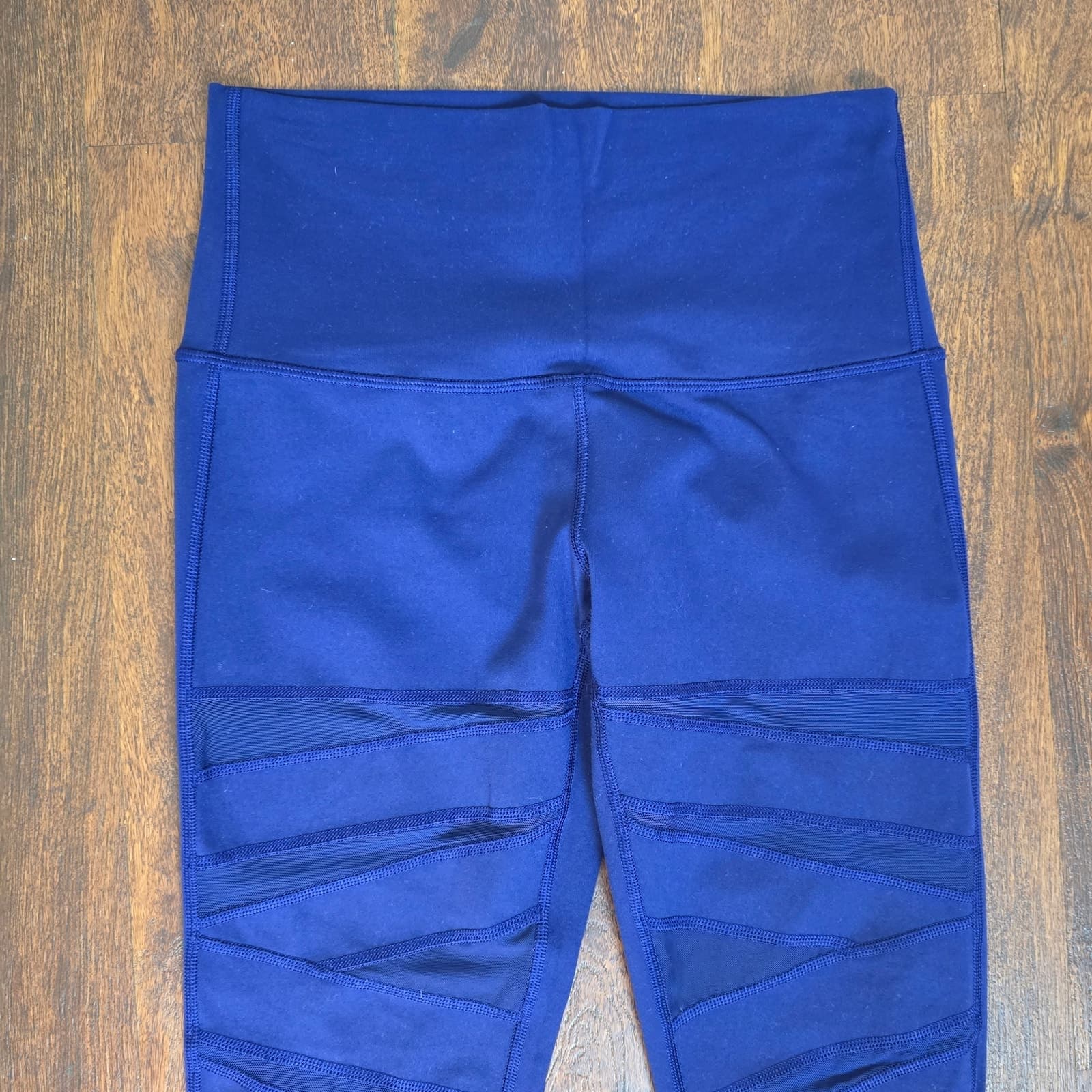 Lululemon Wanderlust Highest Times Pant in Iris Flower Size 8, VERY RARE - Thumbnail 6