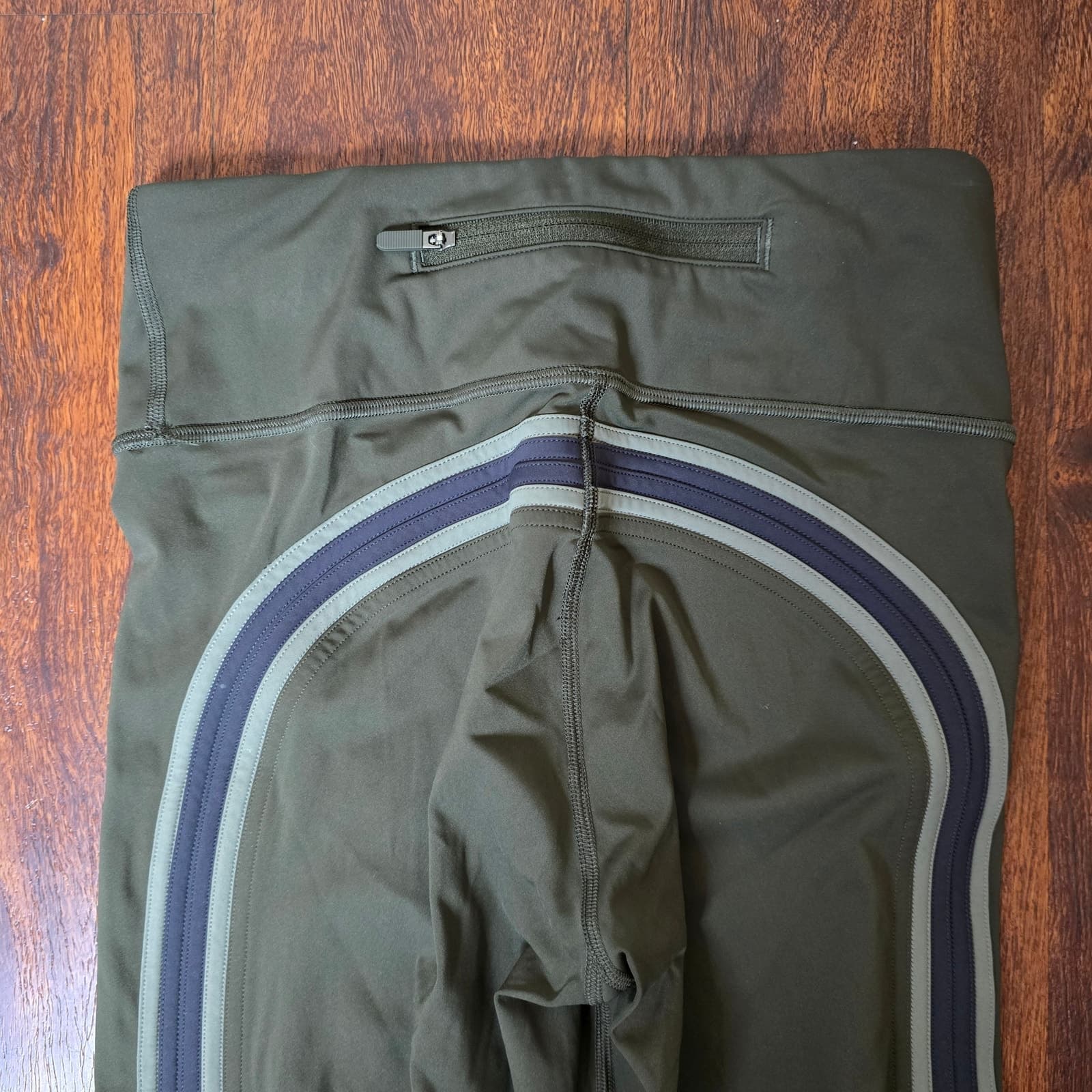 Lululemon Run Crew Tight *28" Dark Olive / Obsidian / Grey Sage, Size 6 - Thumbnail 11