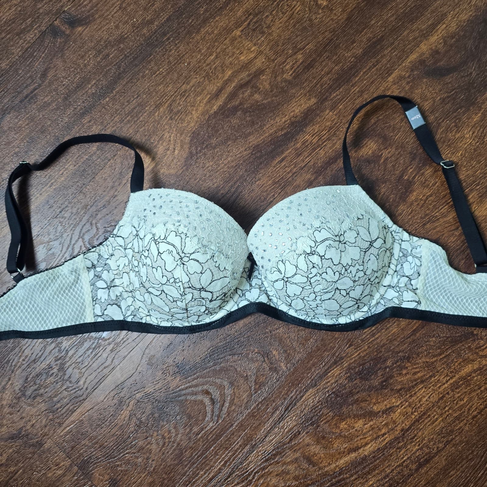 Victoria's Secret Dream Angels Lined Demi White Black Floral Lace Bra 32DD NWT - Thumbnail 2