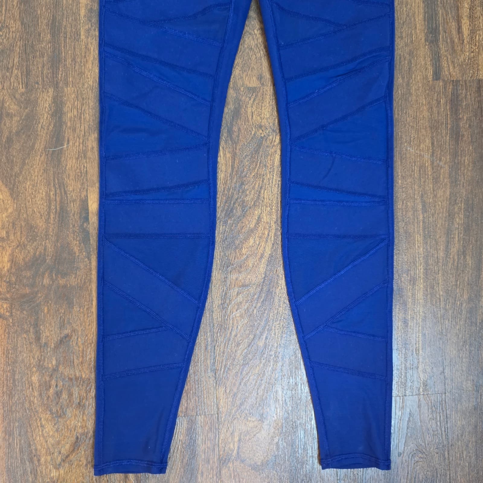 Lululemon Wanderlust Highest Times Pant in Iris Flower Size 8, VERY RARE - Thumbnail 5