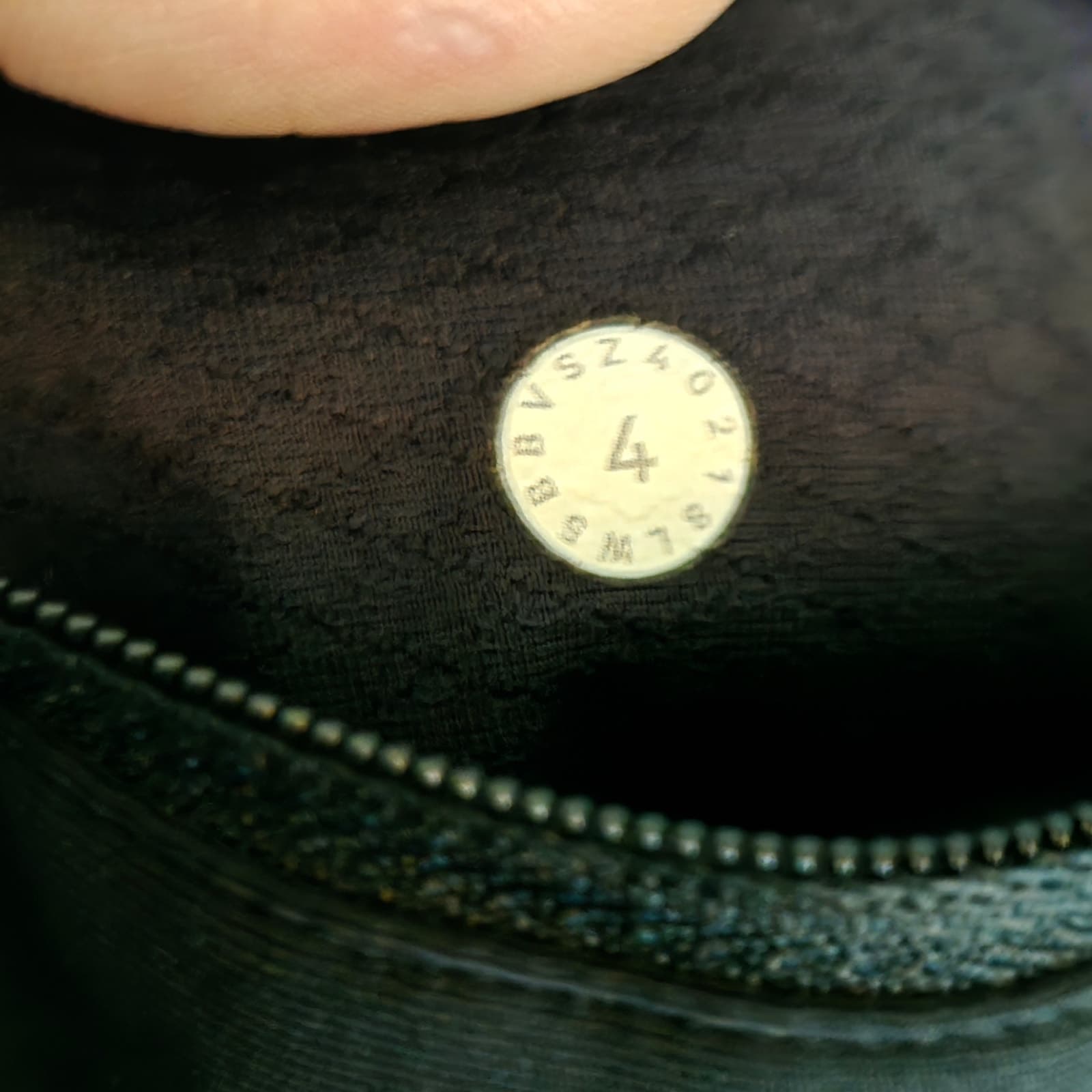 Lululemon Tight Stuff Tight II 25" in Black, Size 4 - Thumbnail 12