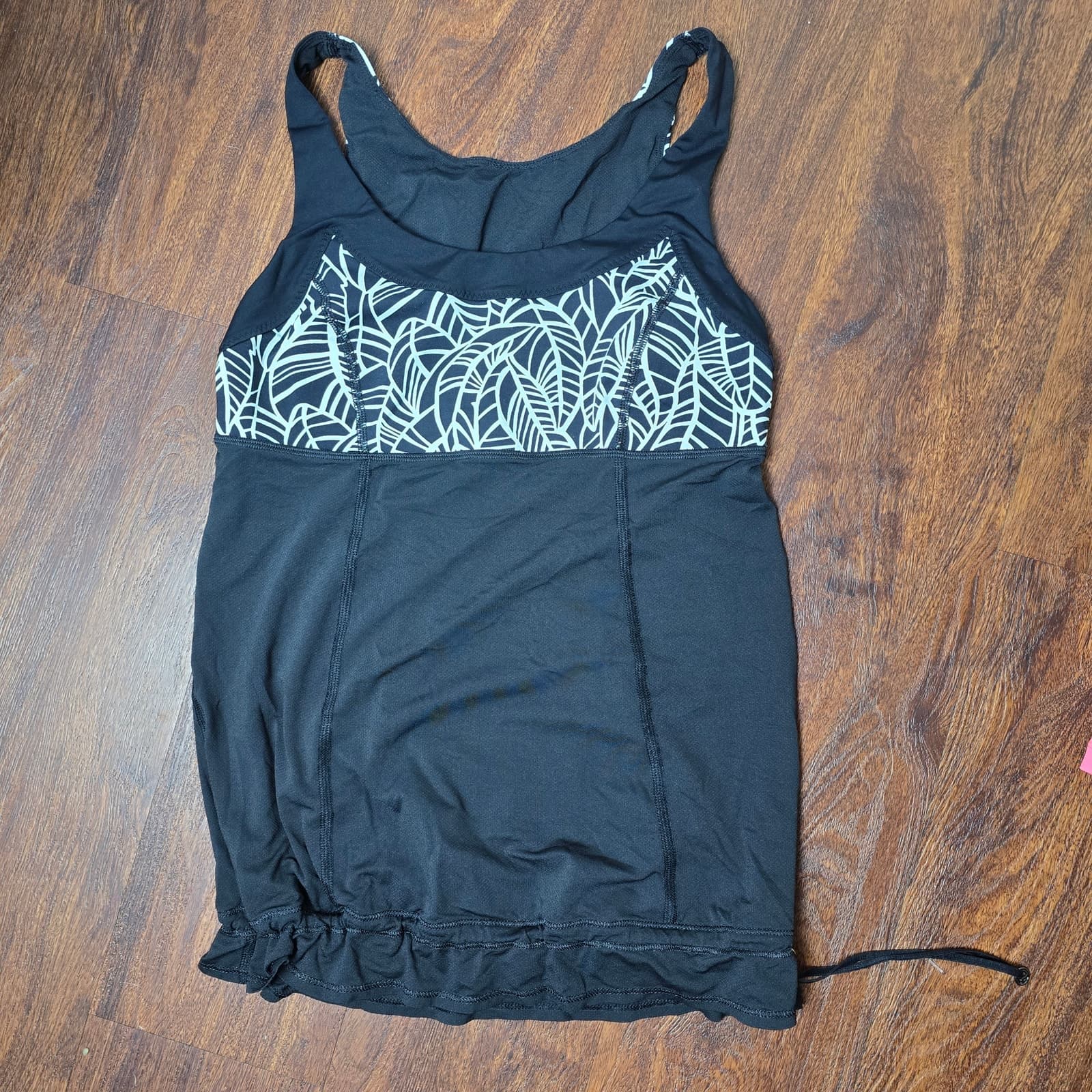 Lululemon Run: Ta Ta Topper & Kanto Catch Me Tank Flash Light, Size 6 - Thumbnail 4