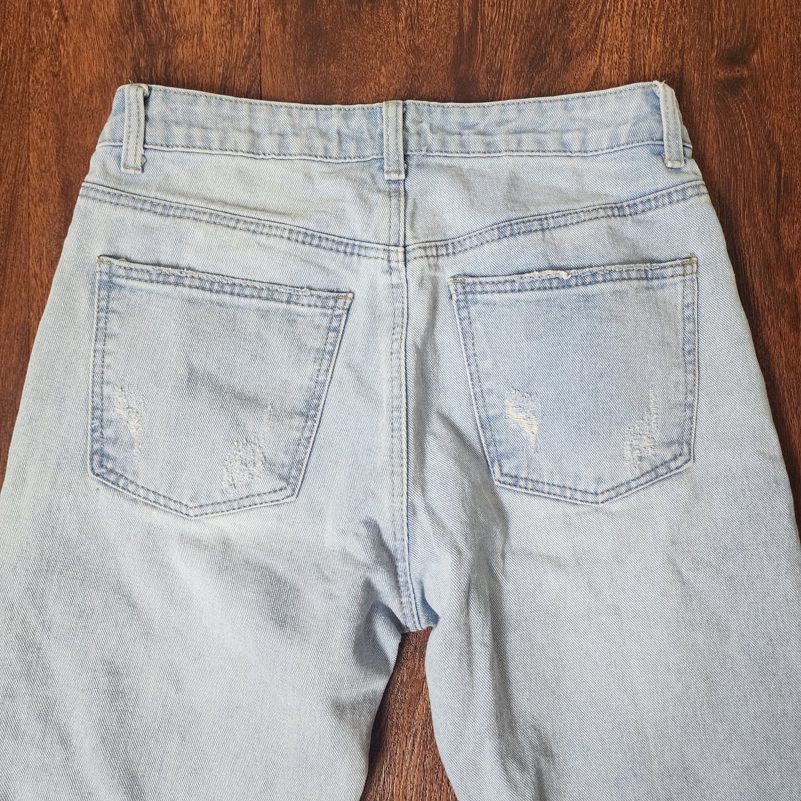 Princess Polly Light Wash Rolled Cuff Destroyed Boyfriend Cut Jeans, Size 6 - Thumbnail 8