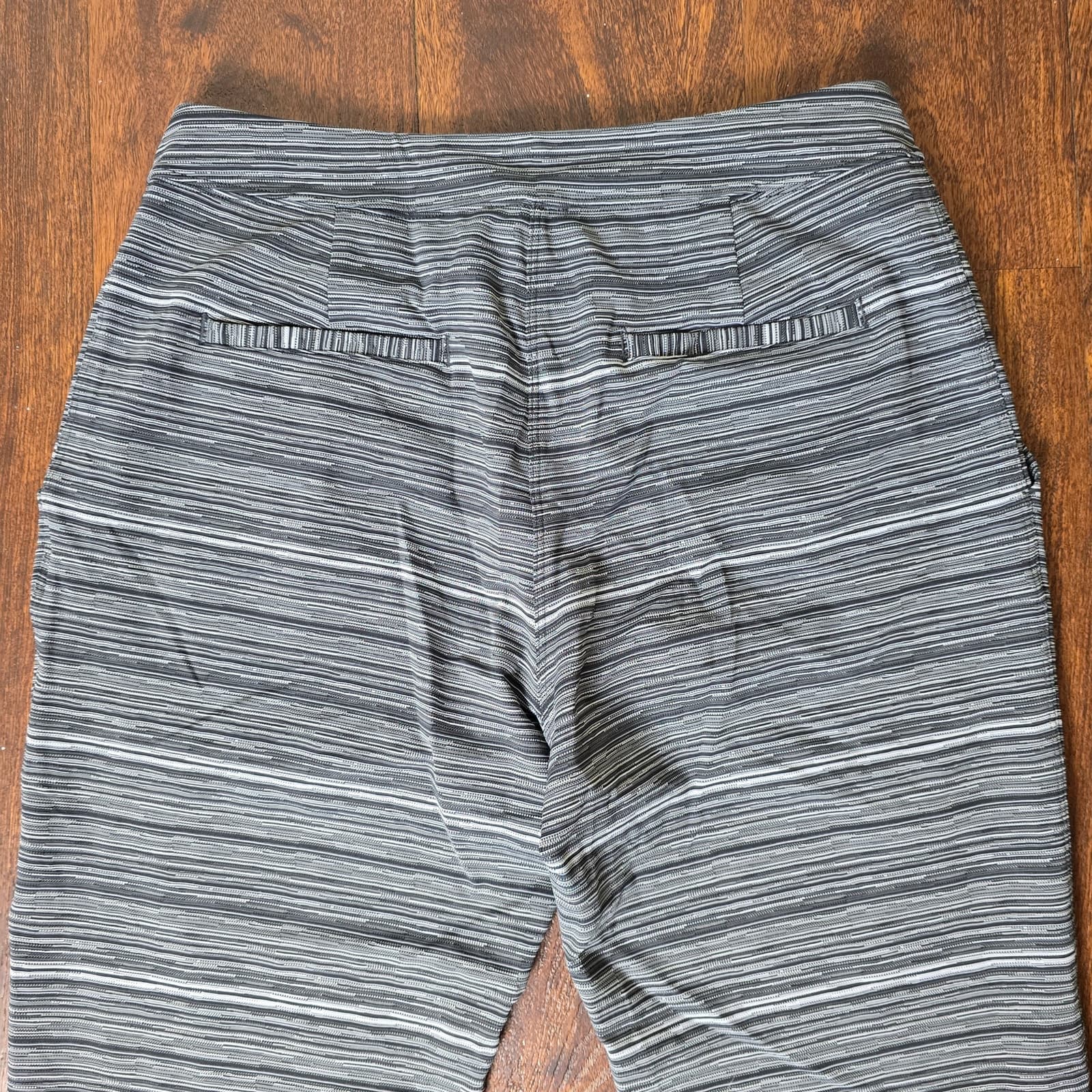 Lululemon Jet Crop (Slim) (Luxtreme) Cyber Black Deep Coal Size 6 - Thumbnail 9