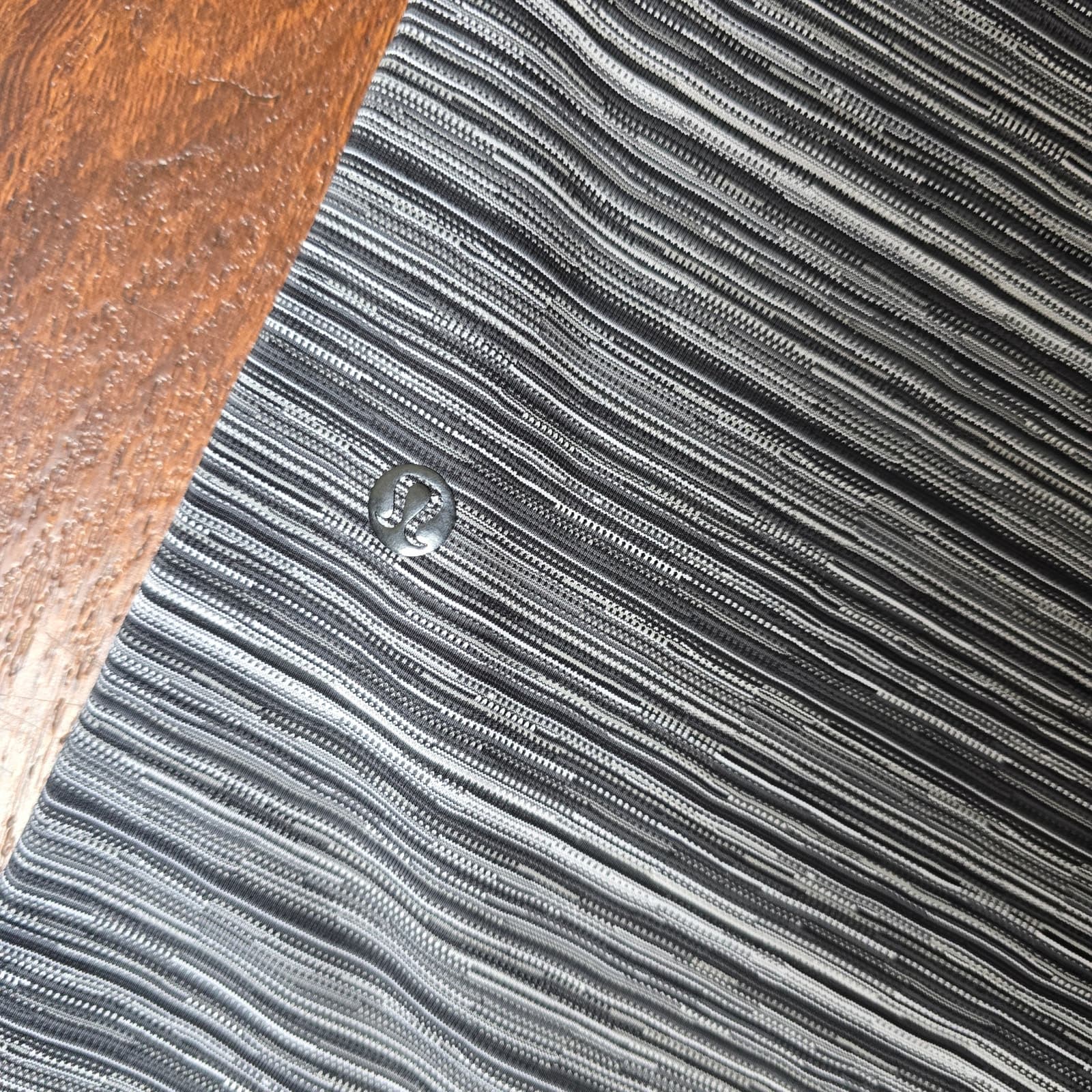 Lululemon Jet Crop (Slim) (Luxtreme) Cyber Black Deep Coal Size 6 - Thumbnail 10