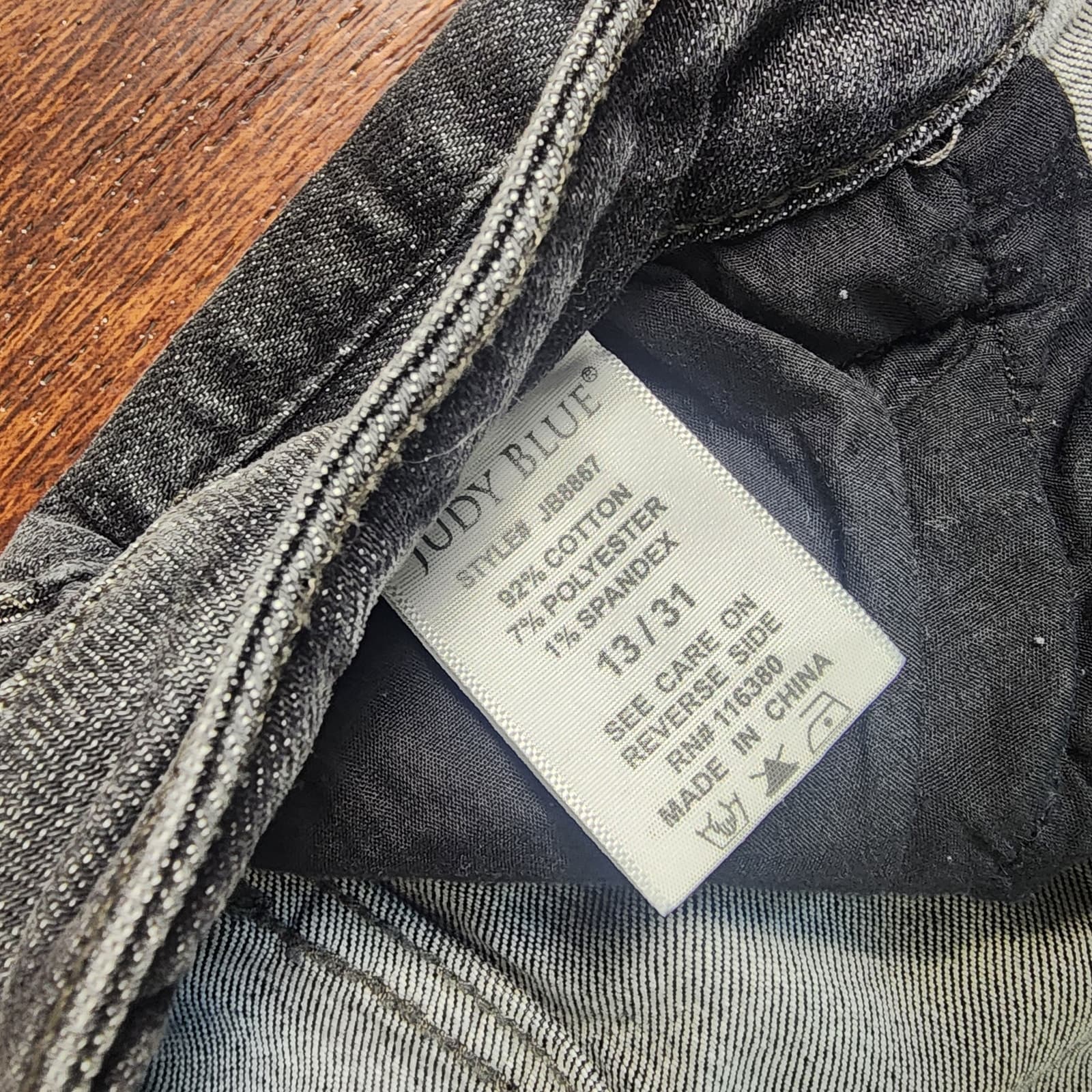 Judy Blue Black Wash Distressed High-Rise Boyfriend Fit Size 13/31 Style JB8867 - Thumbnail 9