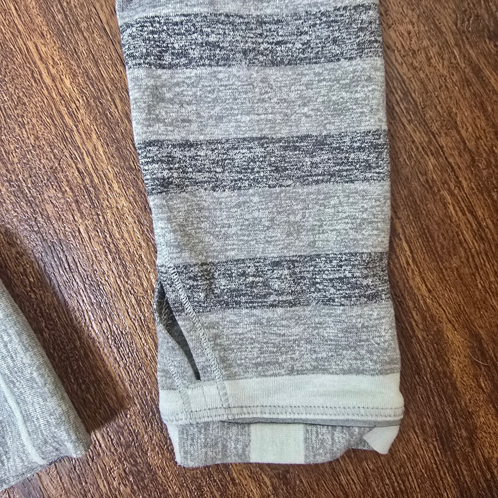 Lululemon Race Your Pace Long Sleeve Marshmallow Stripe Heathered Slate, Size 4 - Thumbnail 3