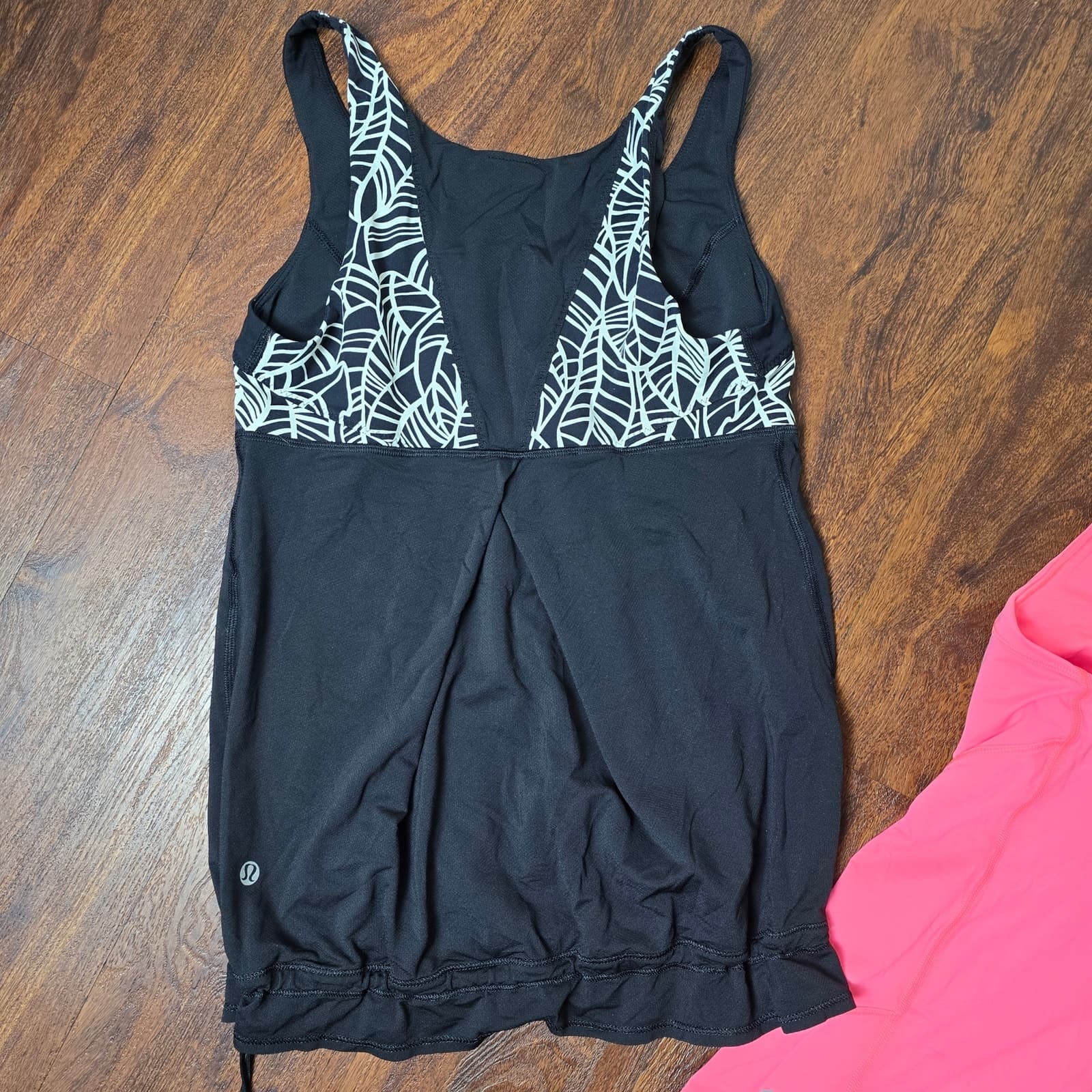 Lululemon Run: Ta Ta Topper & Kanto Catch Me Tank Flash Light, Size 6 - Thumbnail 7
