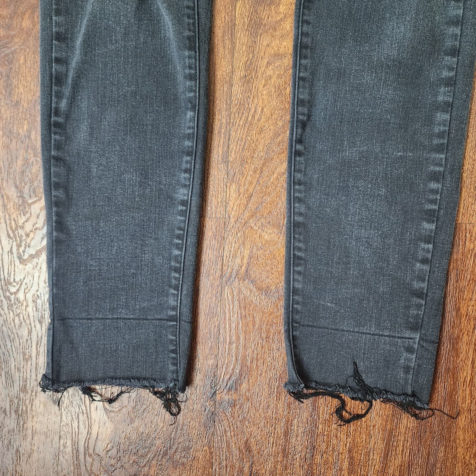 Judy Blue Black, Mid-Rise Destroyed Slim Fit Raw Hem Jeans, Size 3/26 JB88137 - Thumbnail 8