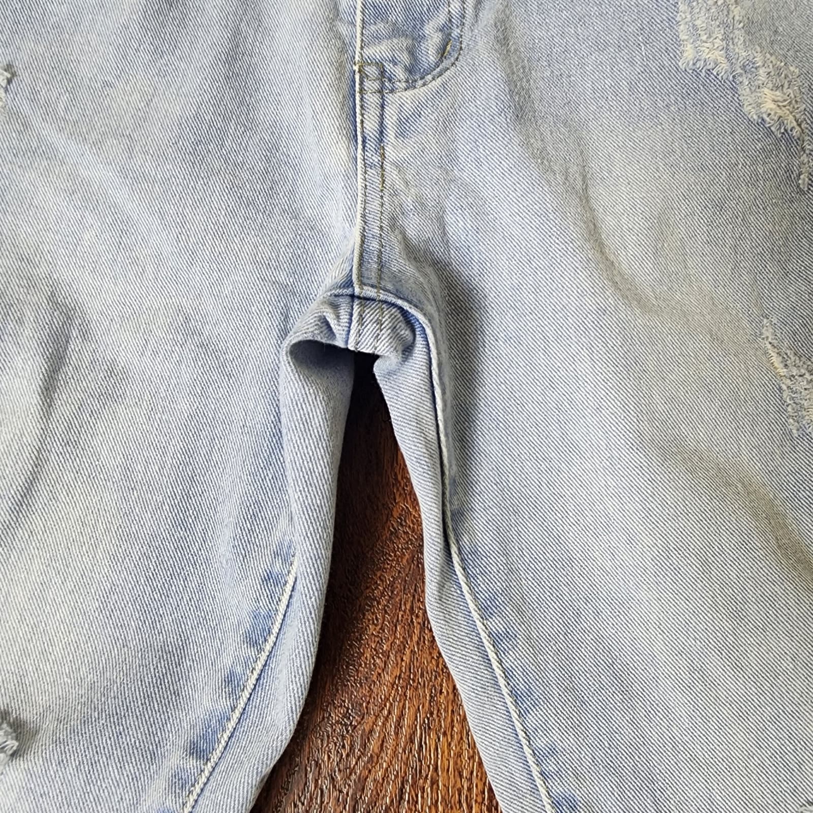 Princess Polly Light Wash Rolled Cuff Destroyed Boyfriend Cut Jeans, Size 6 - Thumbnail 5