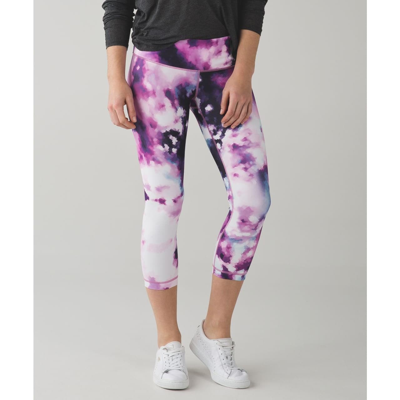 Lululemon Wunder Under Crop III in Blooming Pixie Multi, Size 4 Style # W6H08S - Thumbnail 2