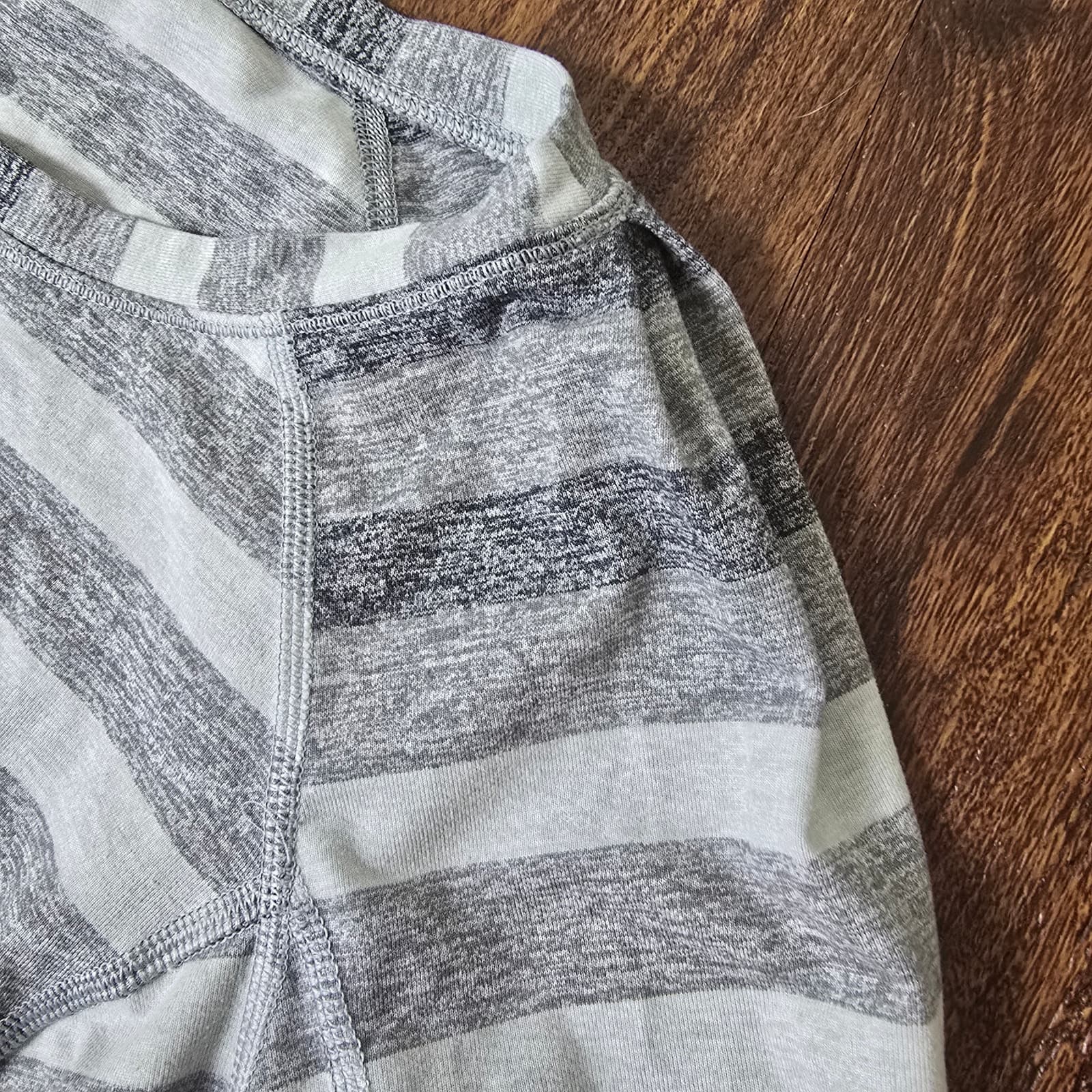 Lululemon Race Your Pace Long Sleeve Marshmallow Stripe Heathered Slate, Size 4 - Thumbnail 2