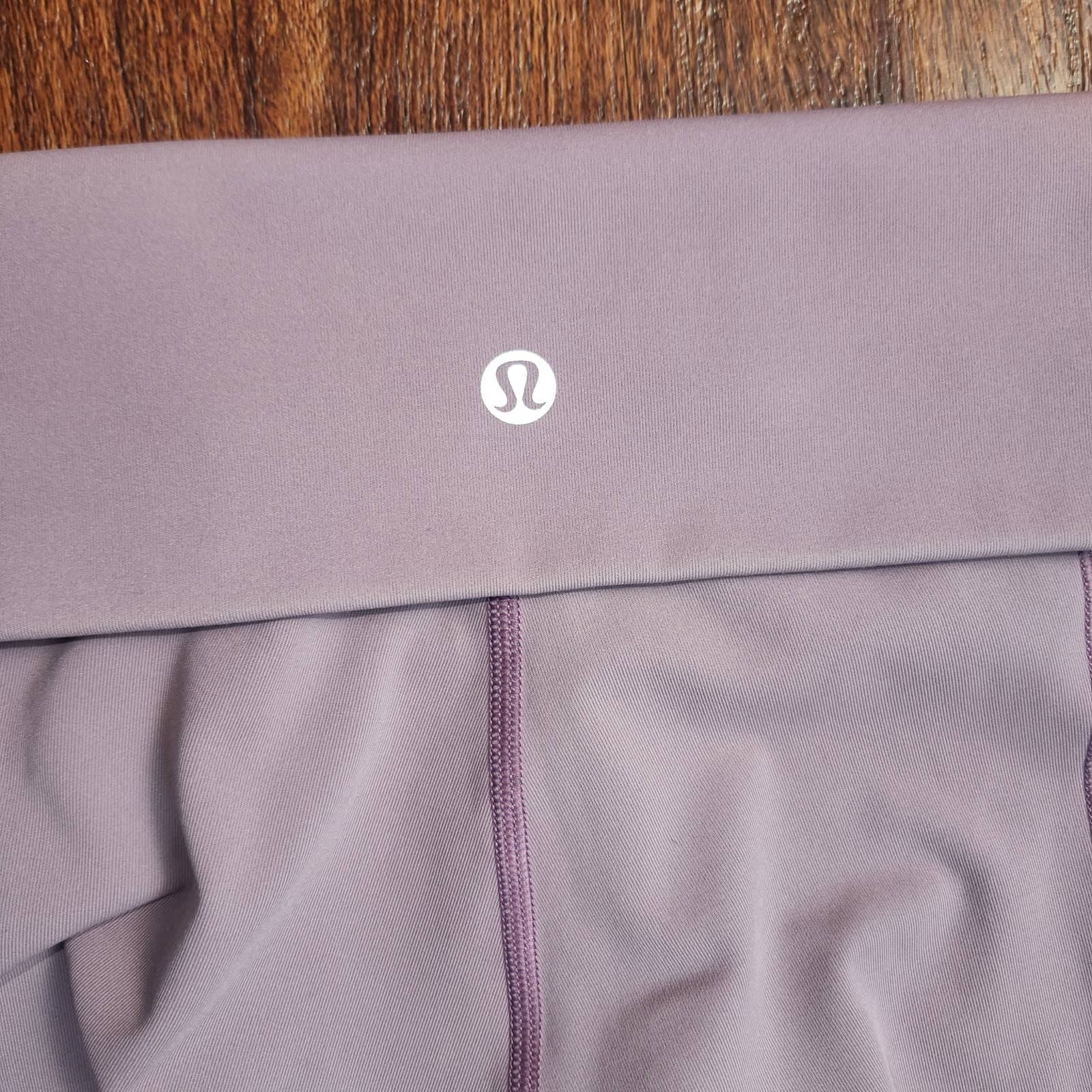 Lululemon Wunder Under Crop II *Roll Down Scallop Full-On Luxtreme 24" - Thumbnail 9
